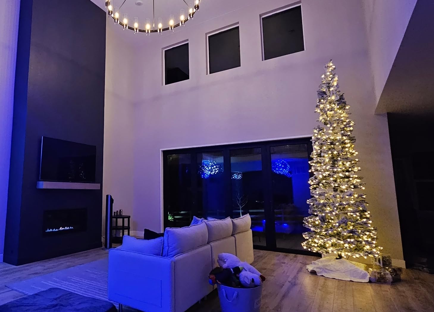 Best Choice Products Flocked Pencil Christmas Tree, Pre-Lit Slim Artificial Holiday Decoration, 4.5ft Lighted Skinny w/Base, Warm White Lights customer photo 1