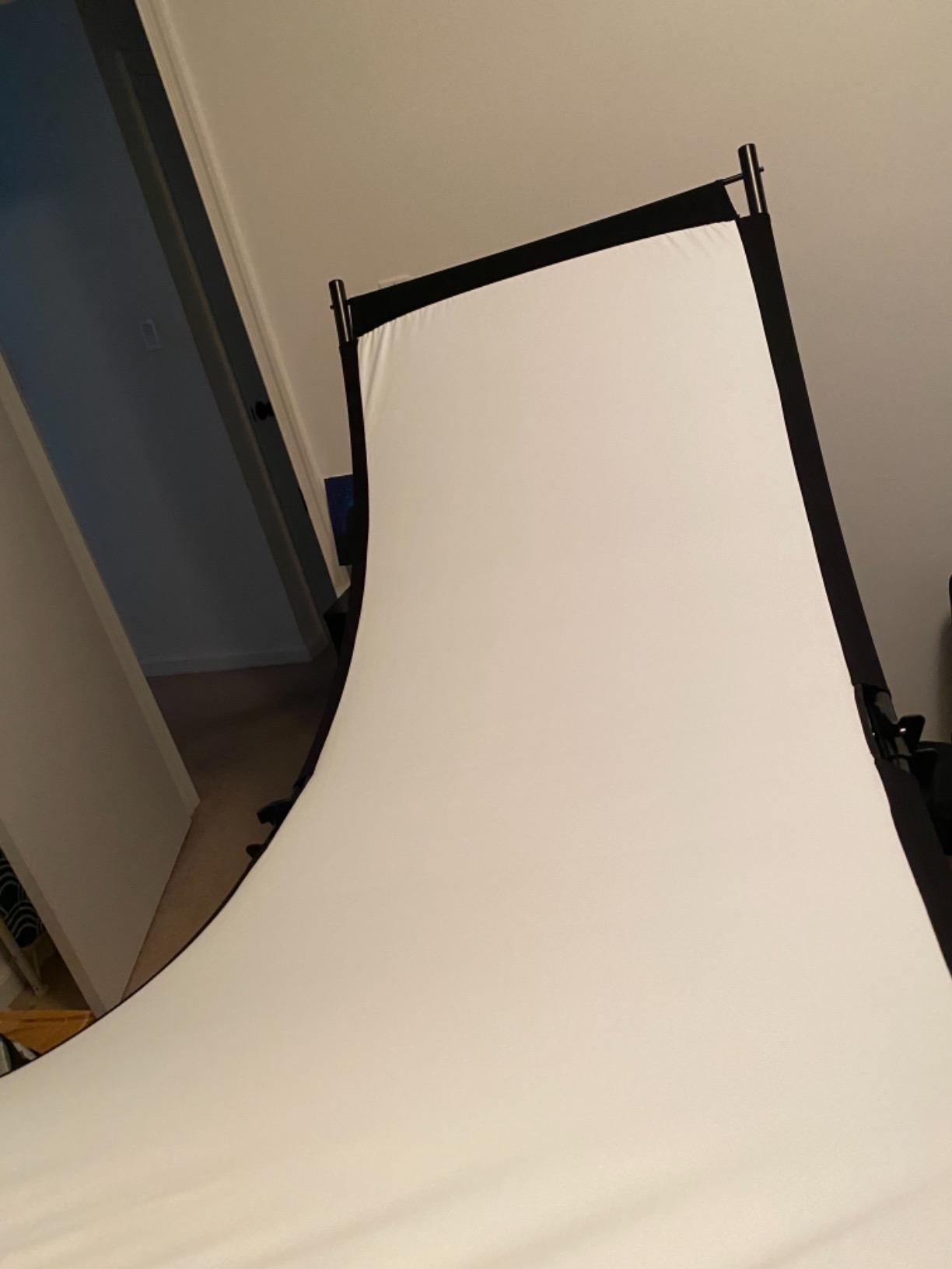 Glow ArcLight II U-Shape Curved Photography Reflector Kit, 24 x 58.5 in, with Reflective Silver, White & Wave Gold Fabrics, Adjustable Base Bracket and Carry Bag for Portrait, Beauty, Photo & Studio customer photo 2