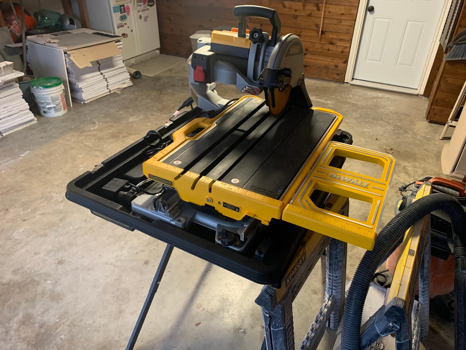 DEWALT Wet Tile Saw with Stand, 10 Inch, 15-Amp, 1,220 MWO, Corded (D36000S) customer photo 2