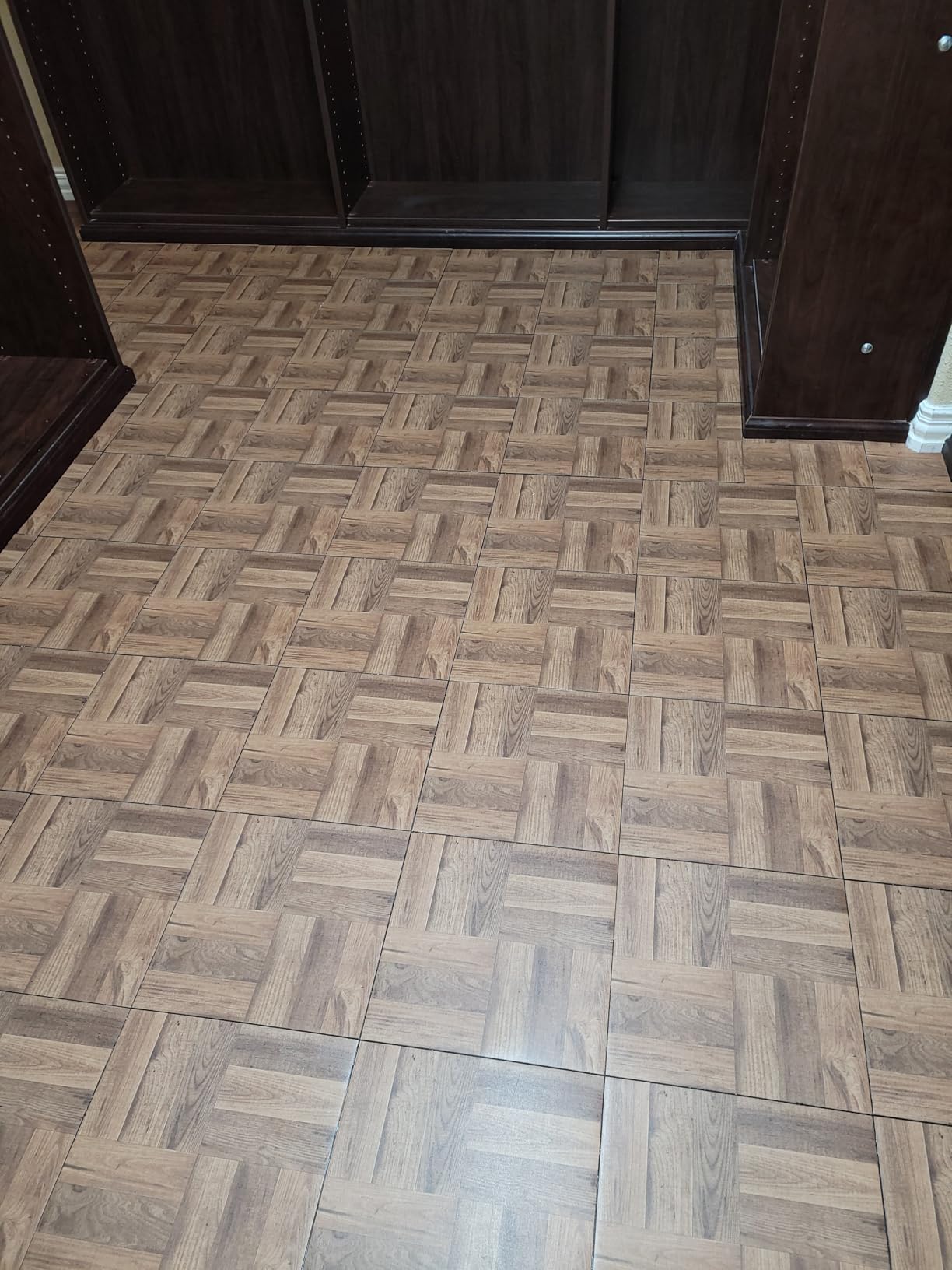 Big Floors Portable Dance Floor, Interlocking Dance Floor Tiles, Lightweight Plastic Modular Kit (3' X 3'), Dark Oak Finish, 21 Piece (9 Sq Ft) customer photo 1