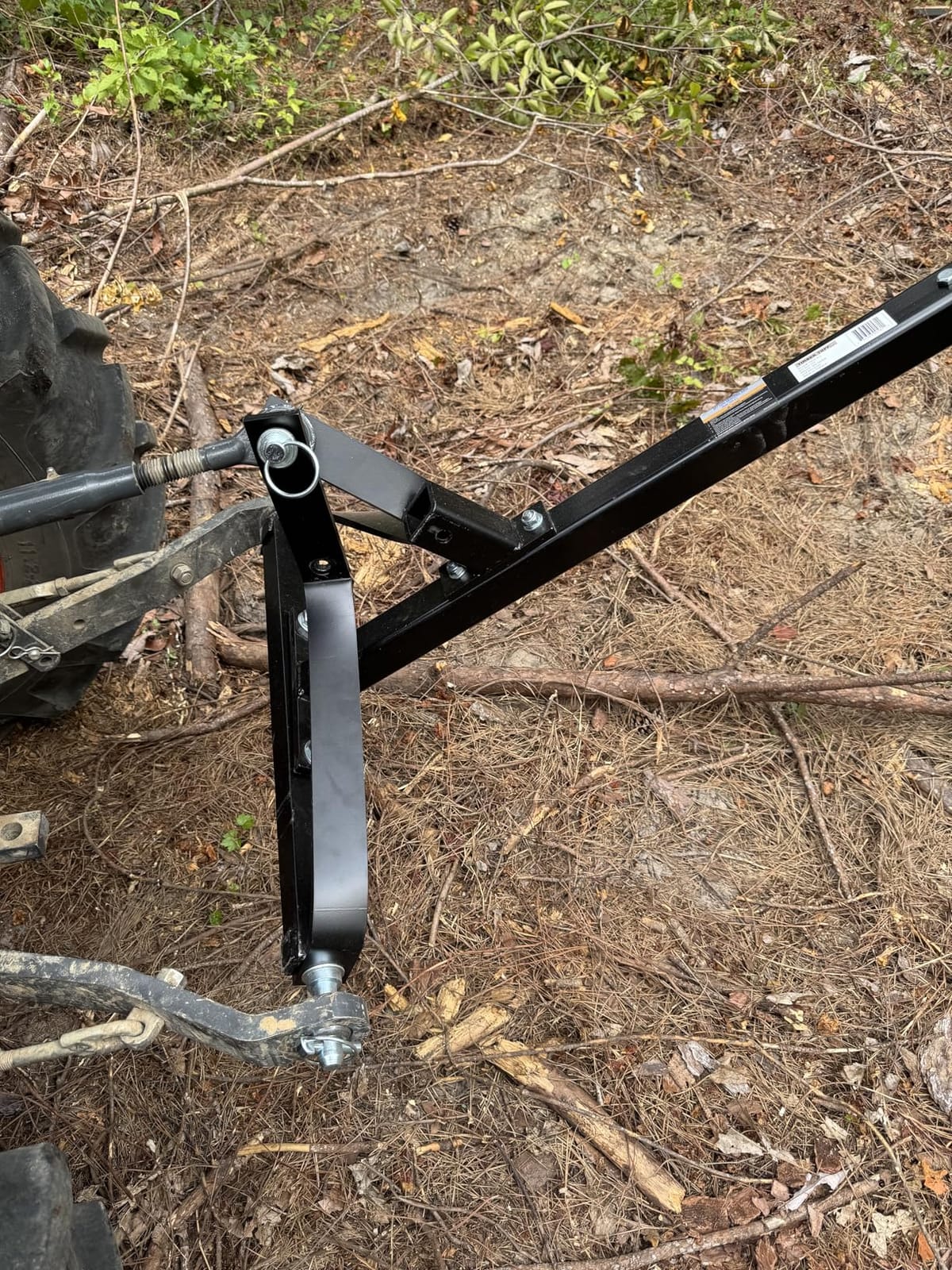 Timber Tuff TMW-81 Heavy Duty Steel 3 Point Log Skidding Arm for Category 1 Lawn Tractors with 4 Feet of Chain and Category 1 Mounting Hitch, Black customer photo 1