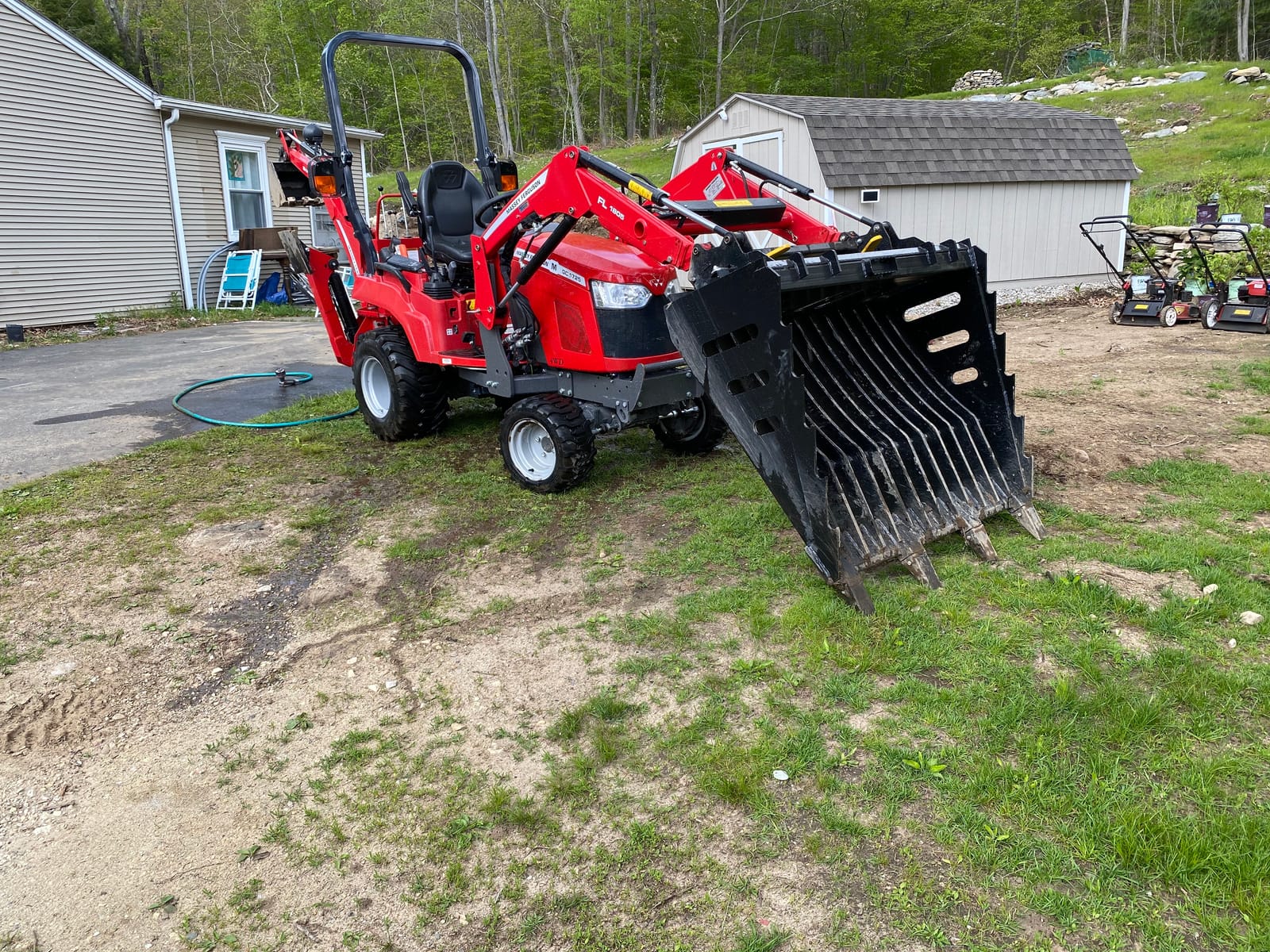 Titan Attachments Fine-Grade Skeleton Rock Bucket with Bolt-On Teeth, Skid Steer Quick Tach Mounting System, 3