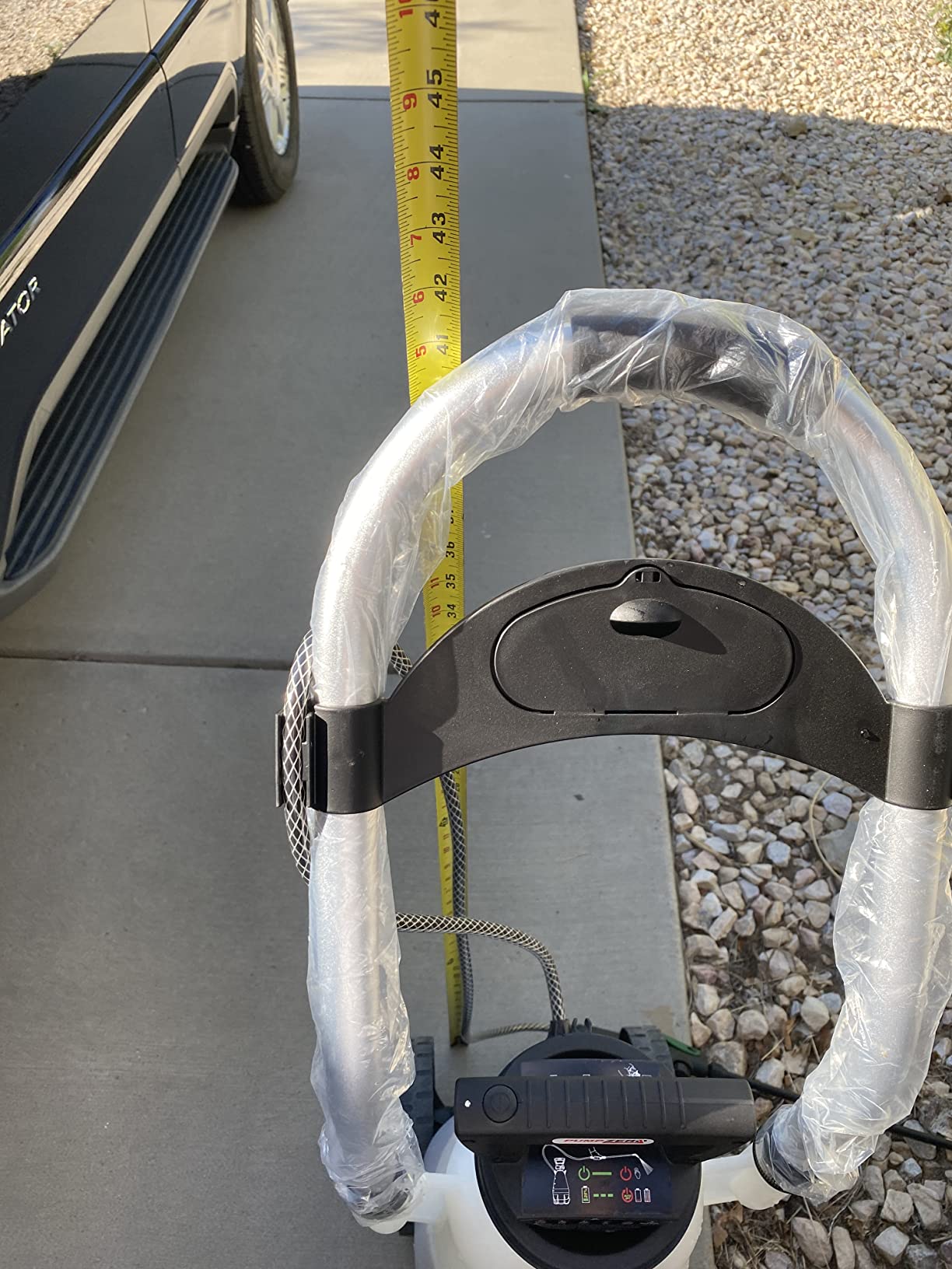 Scotts Lithium-ion Powered Pump Zero Technology, Wheeled Cart Sprayer, 3 Gallon, White, 190617 customer photo 1