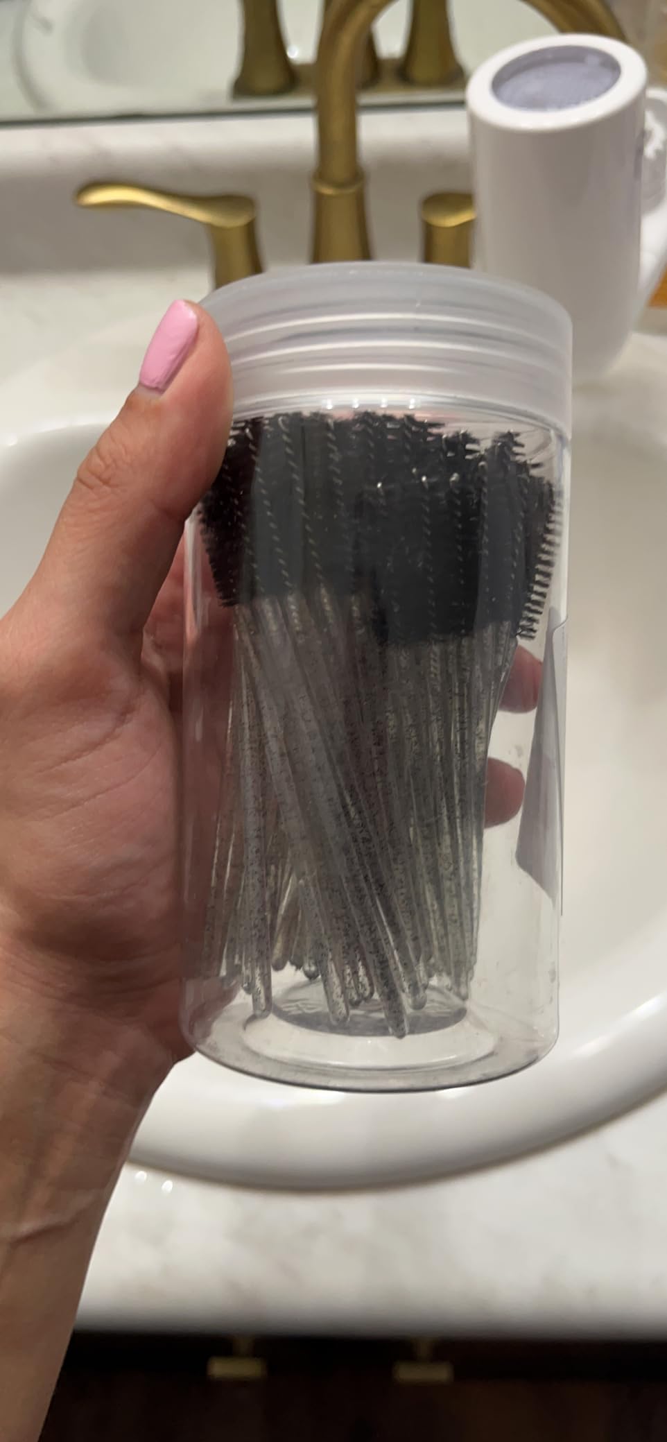 100PCS Disposable Eyelash Spoolies Brush with Container, Black | Soft Mascara Wands for Eyelash Extensions & Eyebrow Grooming, Hygienic Single Use, Multipurpose Makeup Applicators customer photo 1