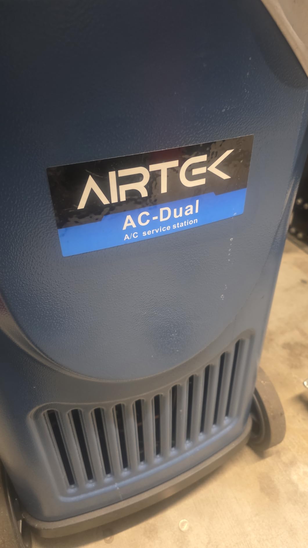 Airtek AC-Dual Fully Automatic Machine, HVAC Automotive Recovery and Recharge of R134 and HFO1234yf customer photo 2