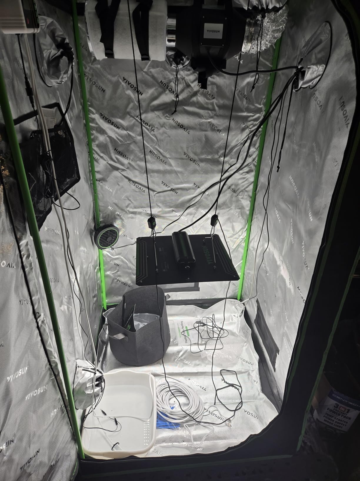 VIVOSUN Grow Tent Kit, 2 × 2ft 1-Plant System, WiFi-Controlled Grow System with Full Spectrum LED Grow Light, Automatic Ventilation, GrowHub Outlet A22 with Temperature and Humidity Sensor customer photo 1
