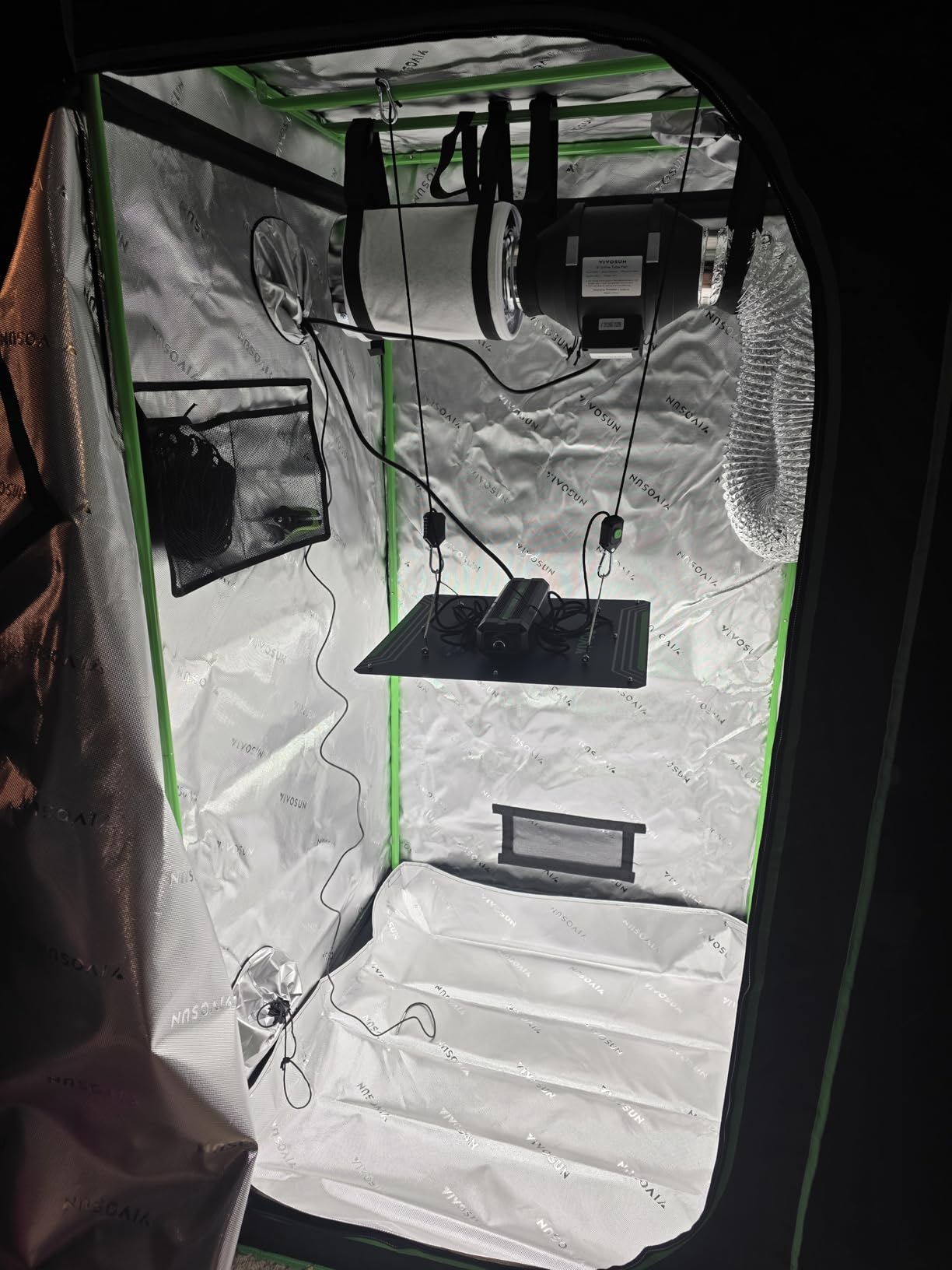 VIVOSUN Grow Tent Kit, 2 × 2ft 1-Plant System, WiFi-Controlled Grow System with Full Spectrum LED Grow Light, Automatic Ventilation, GrowHub Outlet A22 with Temperature and Humidity Sensor customer photo 2