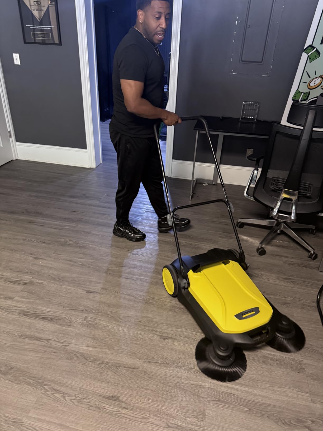 Kärcher Walk Behind Outdoor Push Sweeper S 4 Twin for Workshops, Warehouses or Garages - 5X Faster Than a Push Broom, 5.25 Gallon Capacity, 26.8