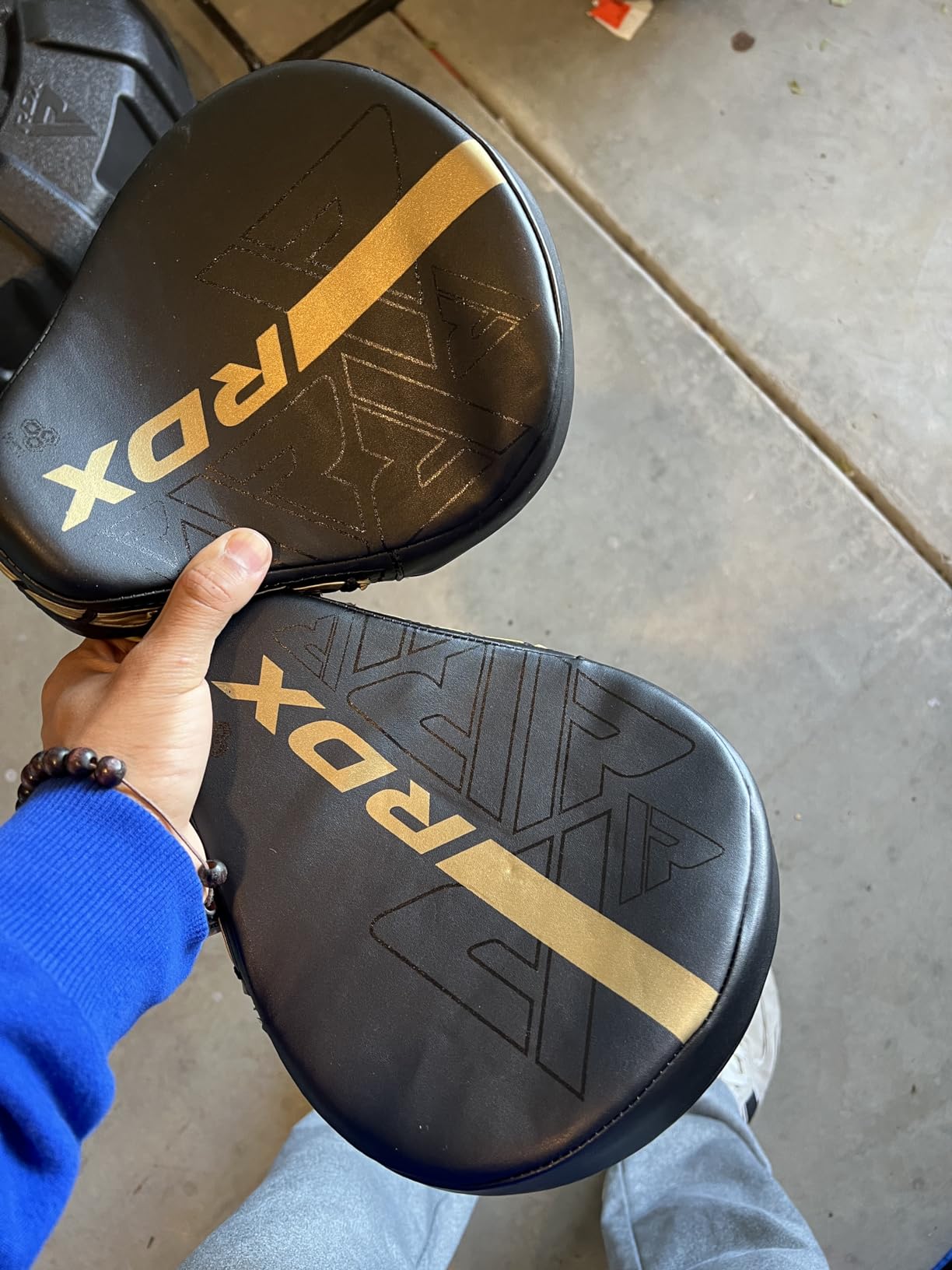 RDX Boxing Pads Curved Focus Mitts, Maya Hide Leather Kara Hook and jab Training Pads, Adjustable Strap Ventilated, MMA Muay Thai Kickboxing Coaching Martial Arts Punching Hand Target Strike Shield customer photo 2