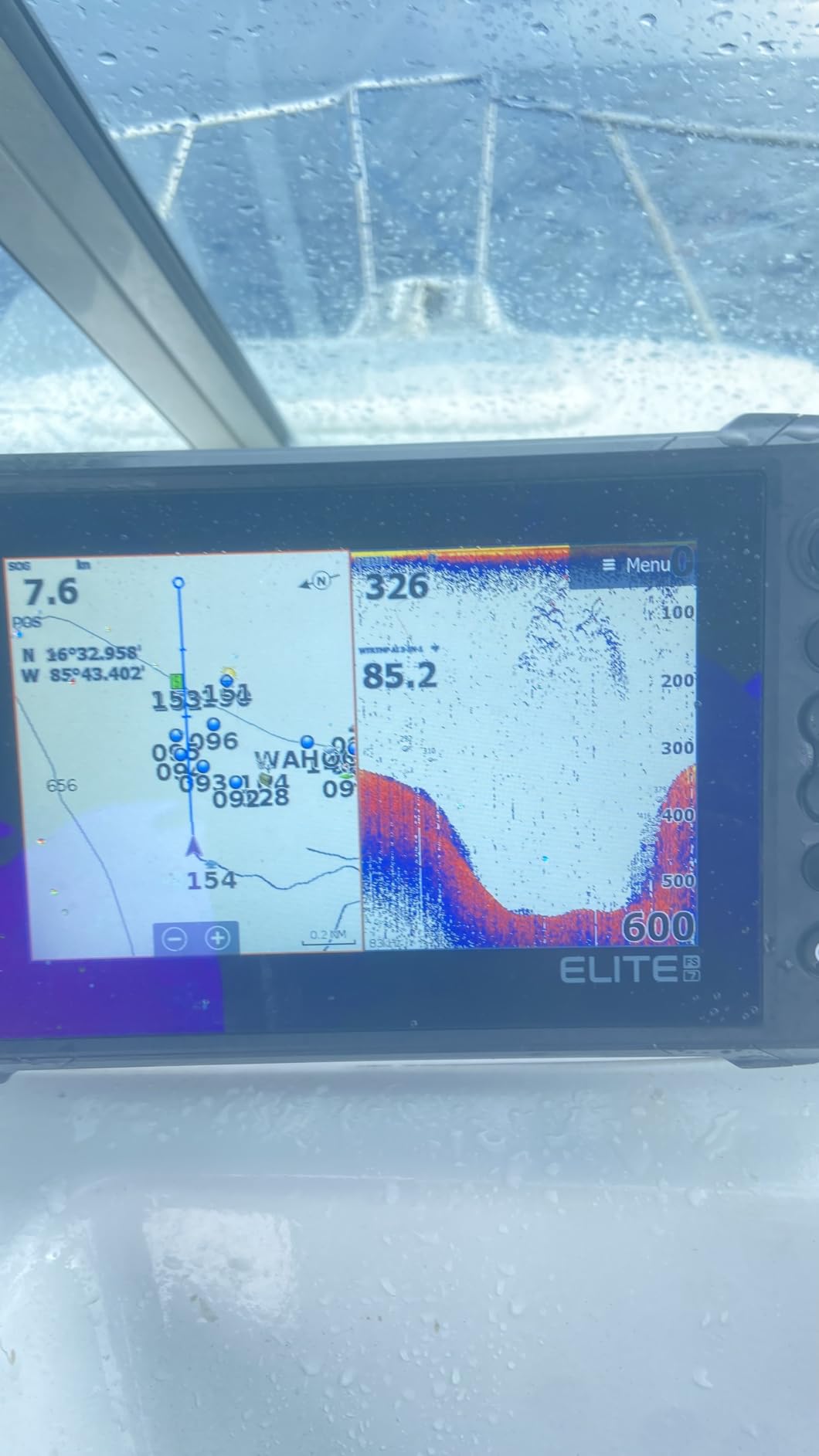 Lowrance Elite FS Fishfinder/Chartplotter with Active Imaging 3-in-1 Transducer, Preloaded C-MAP Contour+ Charts customer photo 2