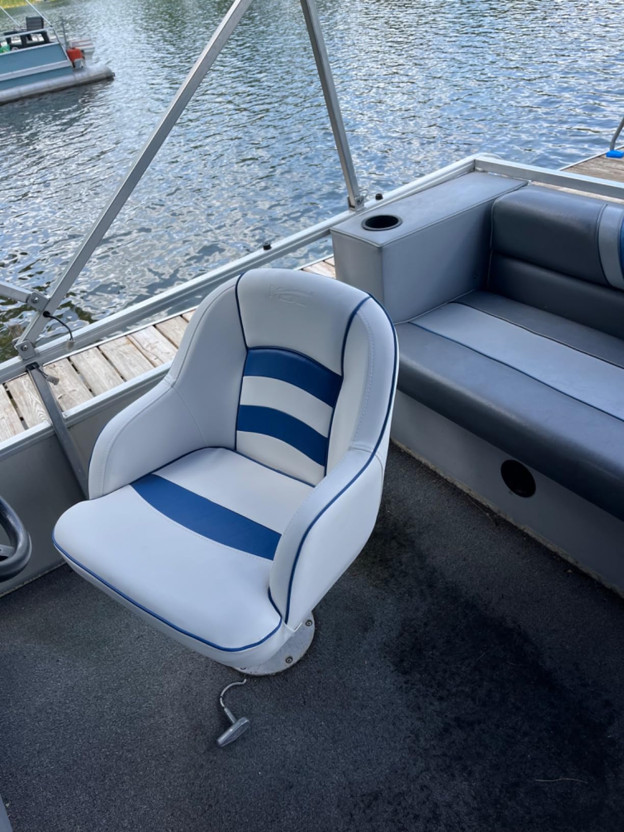 MSC Bucket Pontoon Boat Seat (White/Olive) customer photo 2