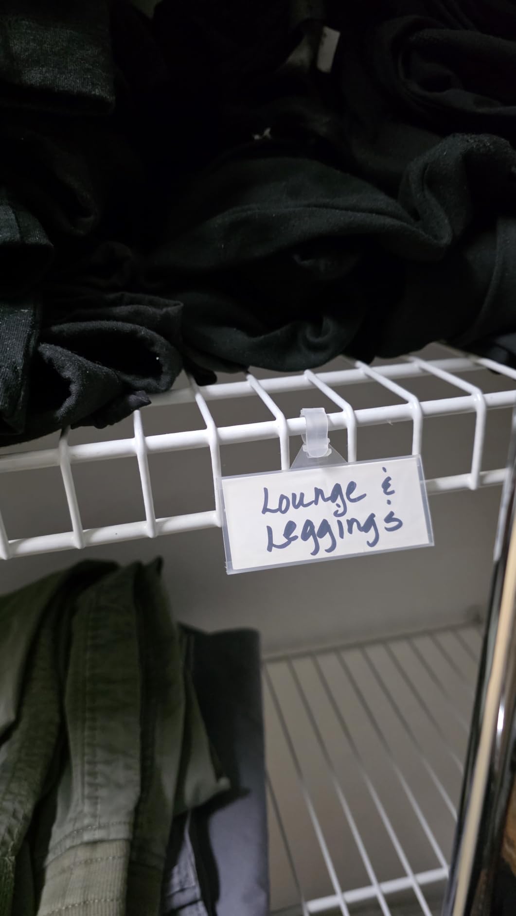 Plastic Wire Shelf Label Holder, Reusable Shelf Tags for Pantry Retail Store, Supermarket UPC Price Card & Ticket Display, Strong & Easy Clip Design Tight Snap Lock Closure. 1-1/4