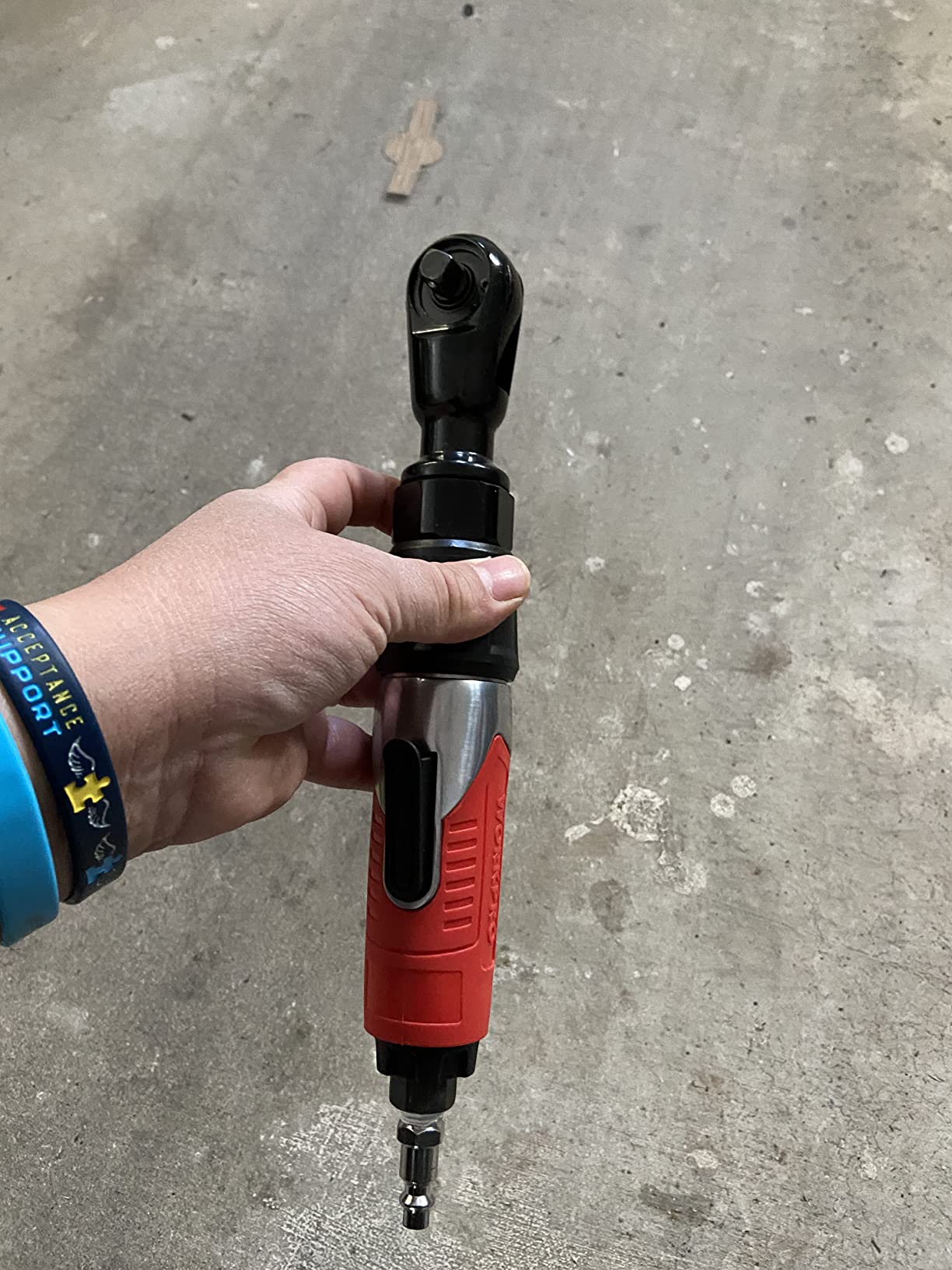 WORKPRO 3/8-Inch Air Ratchet Wrench, 50ft.lb Max Torque, 160RPM, 360 Degree Adjustable Exhaust, Forward/Reverse Control, Good Gift for Men Dad Father customer photo 1