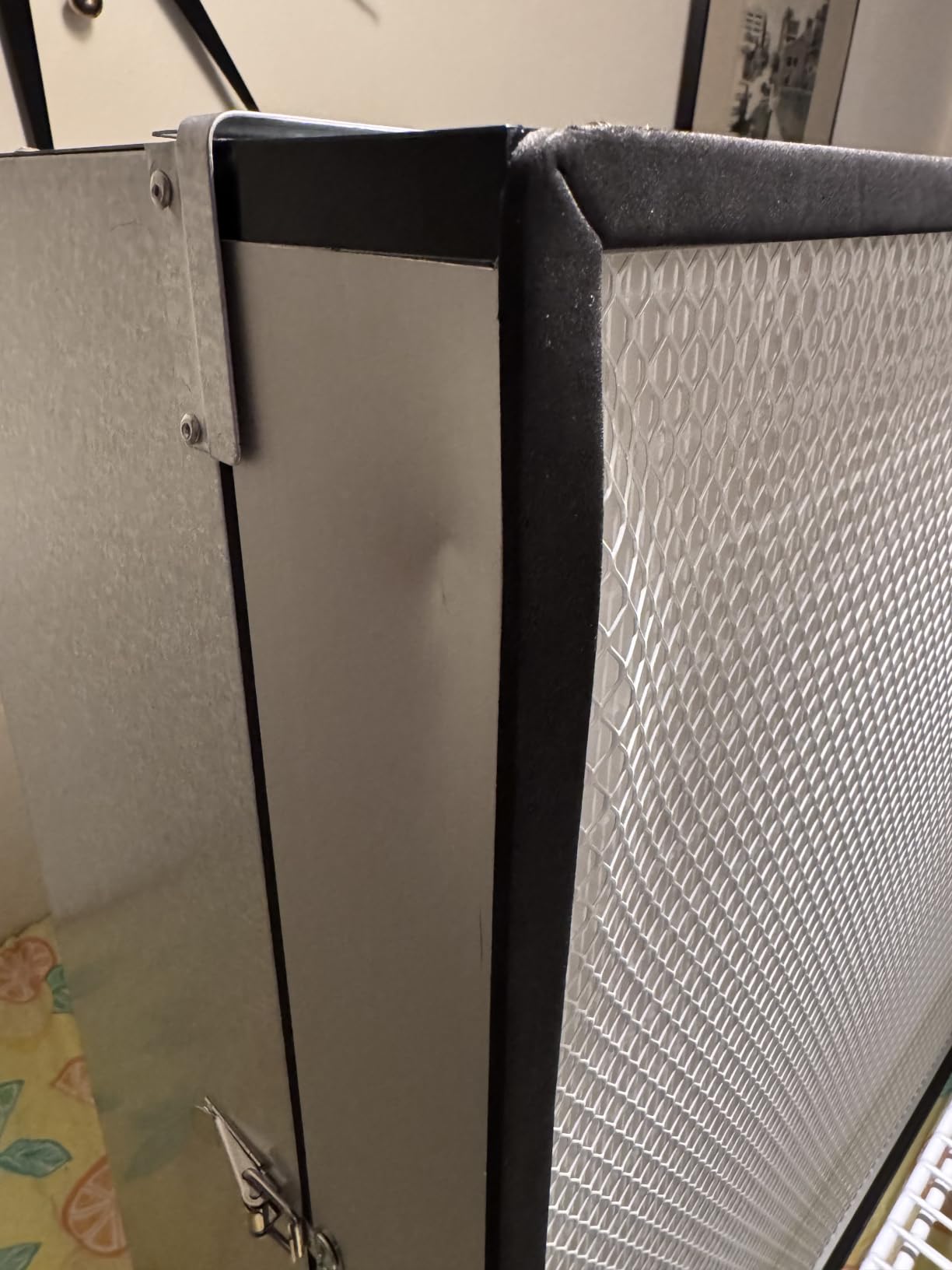 YJINGRUI Laminar Flow Hood, H-14 HEPA Filter with Safety Locks, Class 100/ ISO Class 5 Cleanliness, Fan Filter Unit 22.6x22.6in Flow Hood Mycology/Clean Room/Laboratory 110V customer photo 2