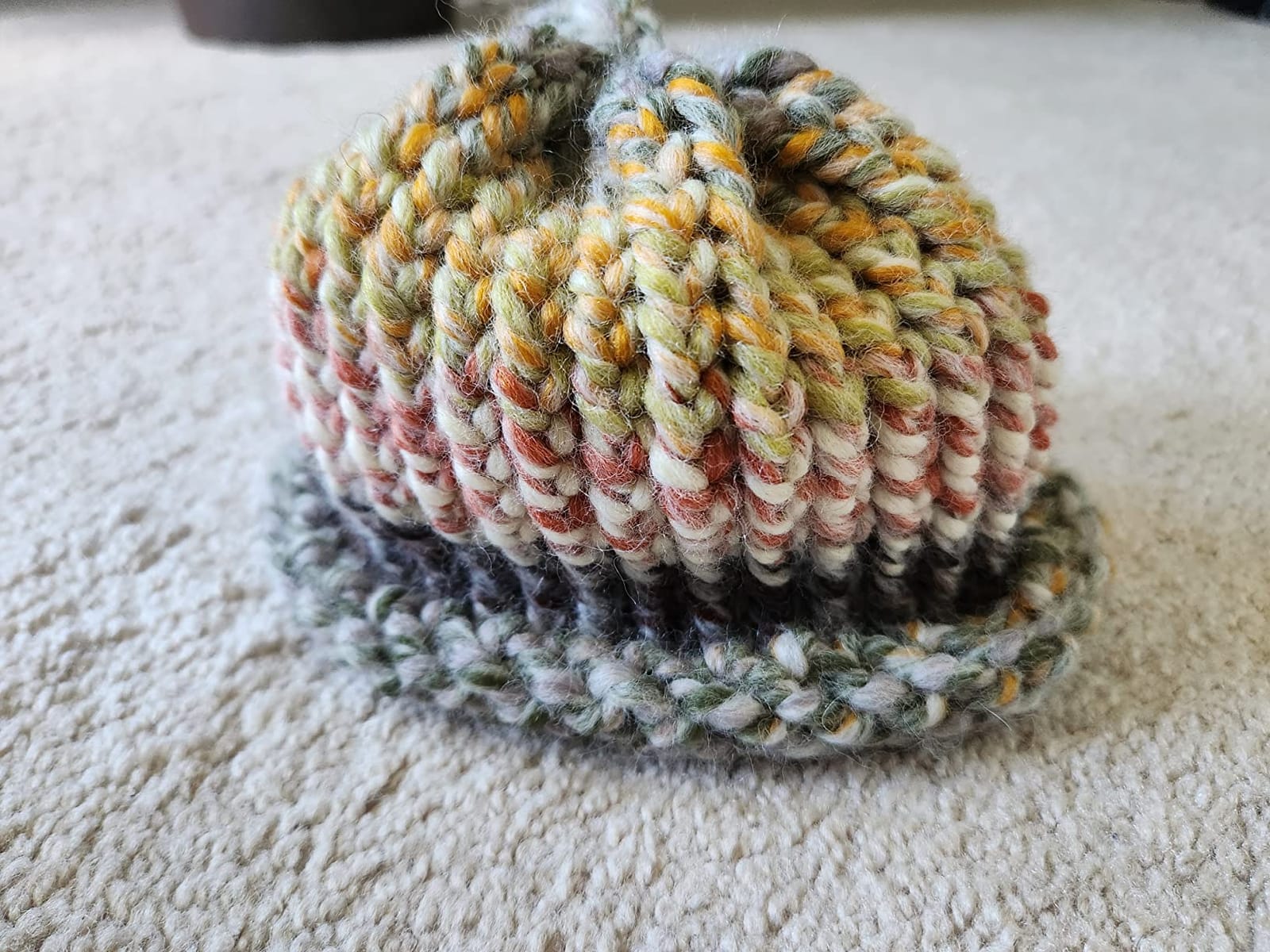 S & E TEACHER'S EDITION Round Knitting Loom Set, Green | For Knitting Hat Scarves Socks, 9.5 Inch Diameter, 36 Pegs customer photo 1