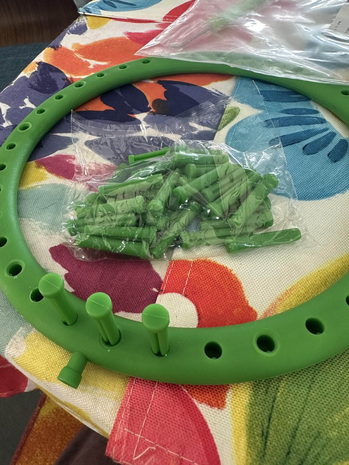 S & E TEACHER'S EDITION Round Knitting Loom Set, Green | For Knitting Hat Scarves Socks, 9.5 Inch Diameter, 36 Pegs customer photo 2