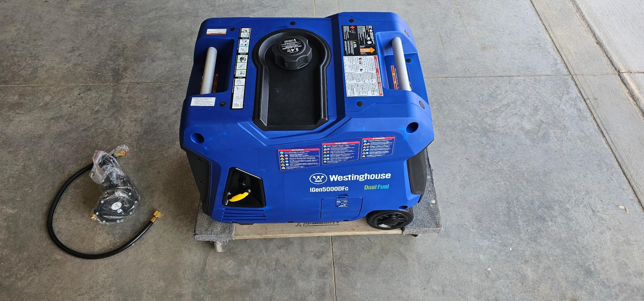 Westinghouse 5000 Peak Watt Super Quiet Dual Fuel Portable Inverter Generator, Remote Electric Start, Gas & Propane Powered, RV Ready, CO Sensor, Parallel Capable customer photo 1