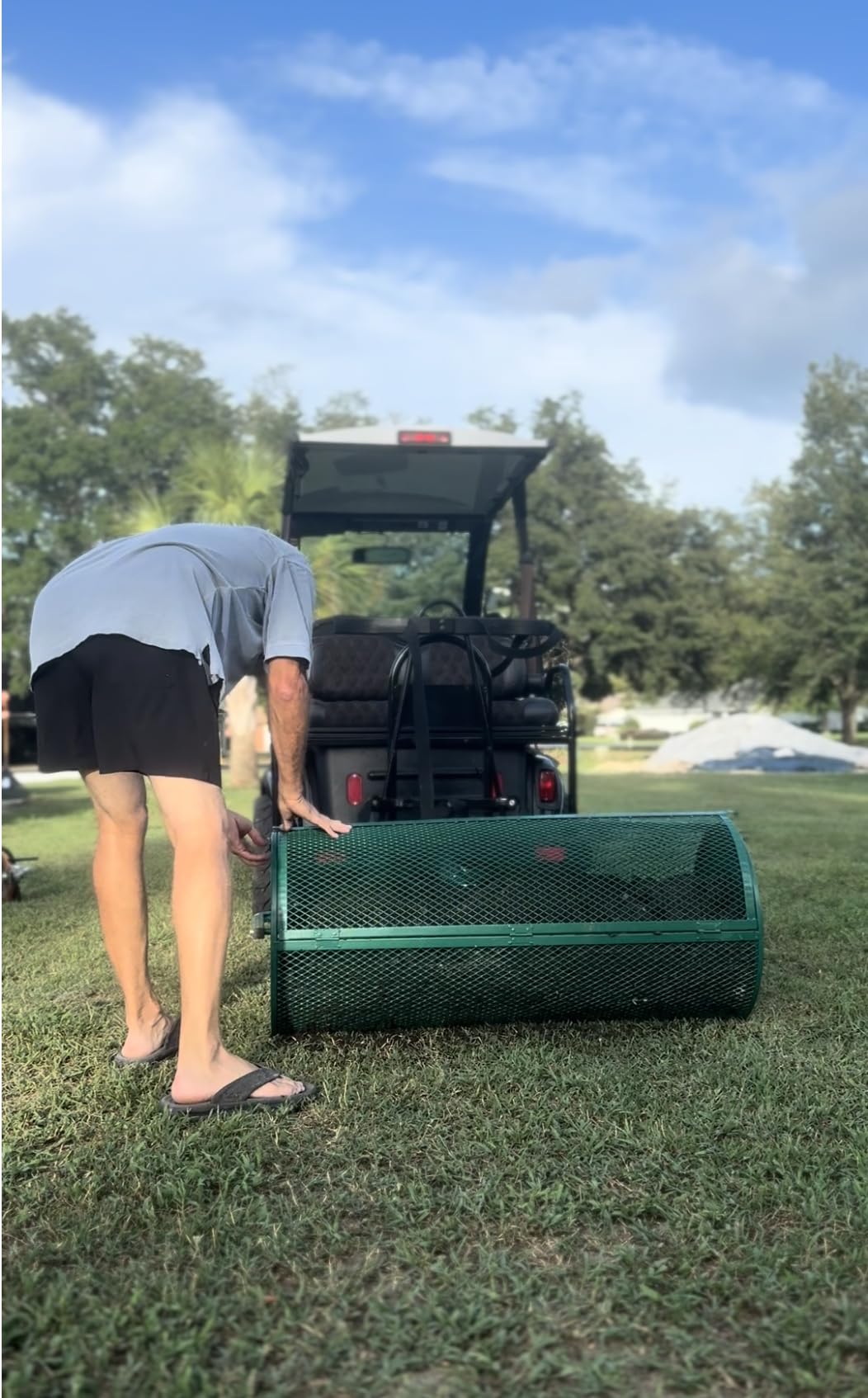 Lawn & Garden Spreaders - 36 Inch Heavy Duty Metal Mesh Basket Push/Tow Spreader - Compost, Peat Moss, Top Soil, Mulch - Durable Lightweight Multi-Purpose Yard Care Equipment - Manure Spreader customer photo 1
