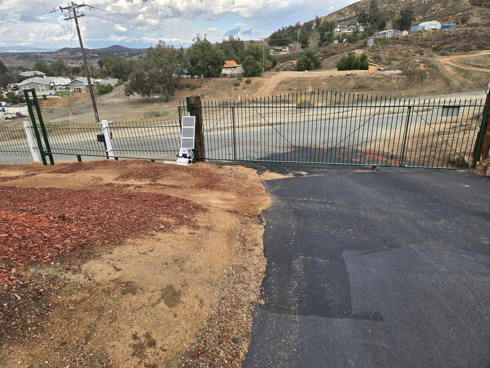 TOPENS DKC1100S Solar Sliding Gate Opener Chain Drive Automatic Gate Motor for Heavy Driveway Slide Gates Up to 2600 Pounds customer photo 1