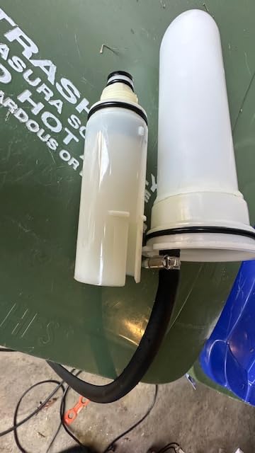 CHAPIN 4-Gallon Backpack Sprayer, 3-Stage Filtration for Fewer Clog | Padded straps and waist belt; 3-stage filtration helps reduce clogs for weed, pest and fertilizer applications customer photo 2
