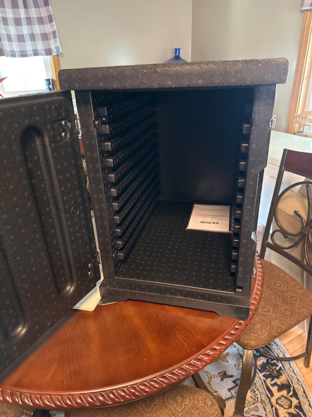 VEVOR Insulated Food Pan Carrier, 127 Qt Hot Box for Catering, LLDPE Food Box Carrier w/Double Buckles, Front Loading Food Warmer w/Handles, End Loader w/Wheels for Restaurant, Canteen, etc. Black customer photo 2