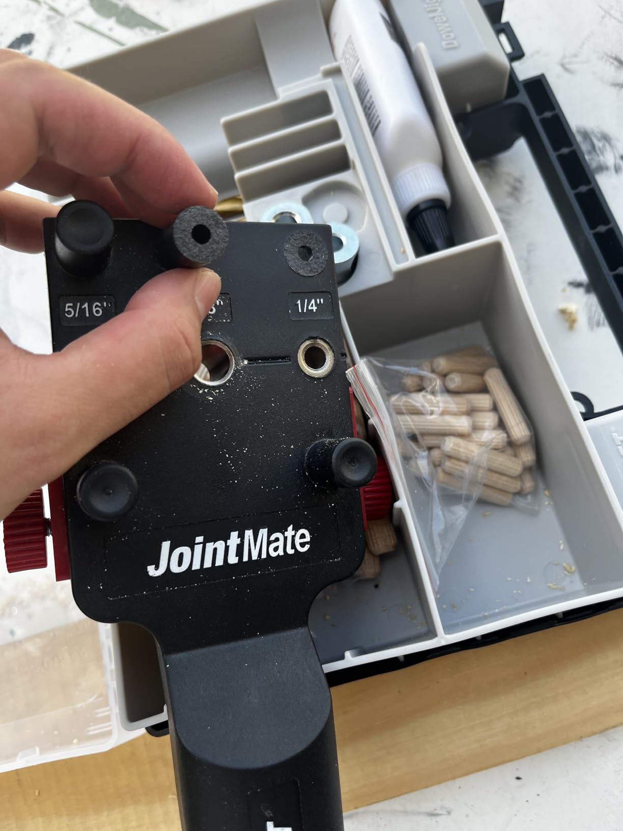 Milescraft 1333 DowelJig Kit - Self-Centering Handheld Dowel Jig with 3 Metal Bushing Sizes (1/4in, 5/16in, 3/8in) - Complete with all Accessories customer photo 1