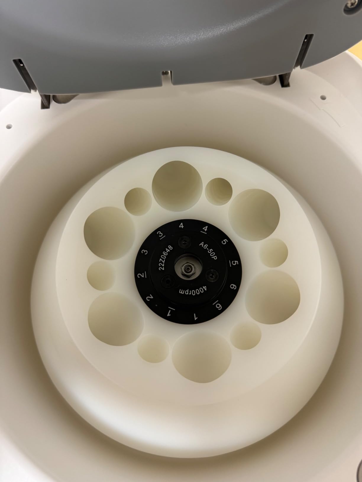 ONiLAB Lab benchtop Centrifuge Machine 6x50mL, 6X 15mL/10mL/7mL/1.5-5ml, Digital Desktop Lab Centrifuge, Timer 30sec-99min, Speed 300-4000rpm(Max. 1800xg) customer photo 1