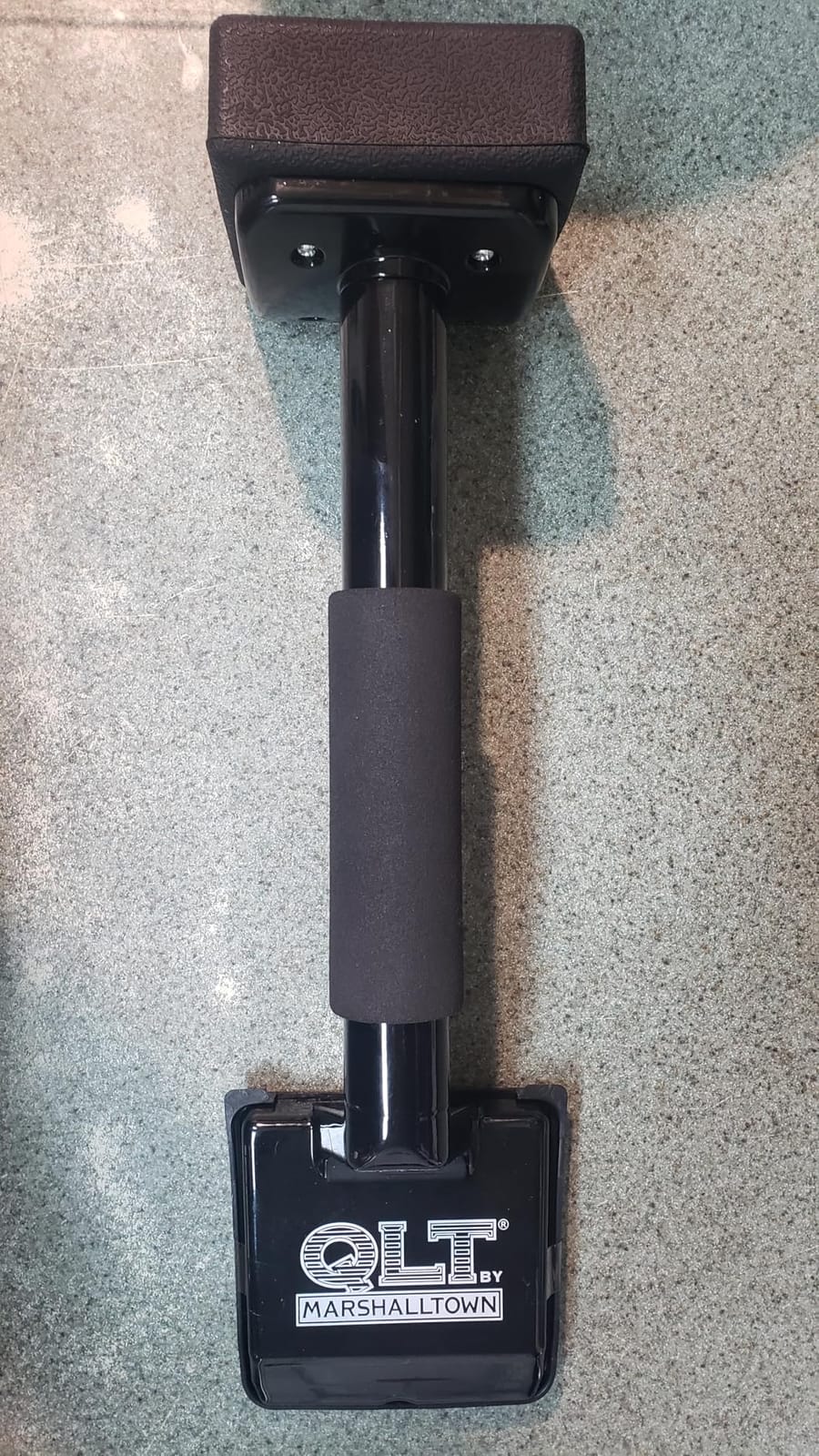 MARSHALLTOWN Knee Kicker, Contractor Grade Carpet Stretcher | Stretches Carpet Over Tack Strip Tight, Soft Grip Handle, Foam Knee Pad, Pro Carpet Stretcher. EKK customer photo 1