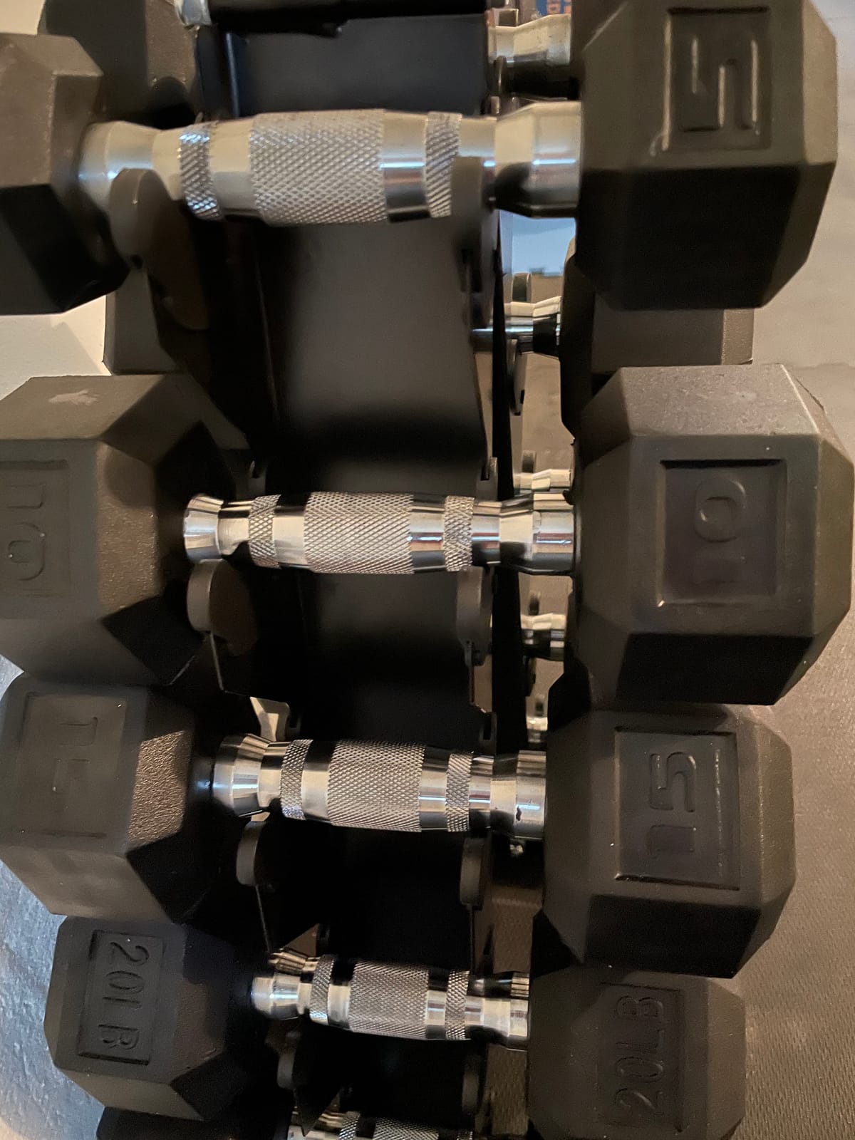 PAPABABE 150-600lb Dumbbell Set with Rack, Rubber Encased Home Gym customer photo 1