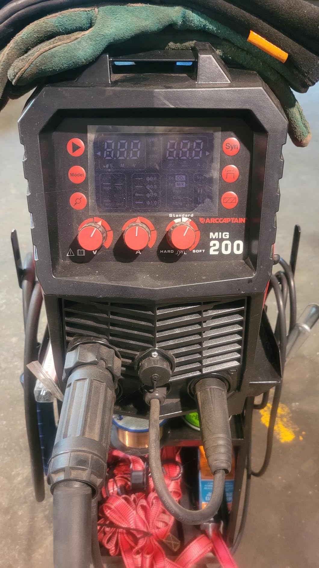 ARCCAPTAIN 200A MIG Welder 110V 220V 6 in 1 Aluminum Welding Machine MIG200 customer photo 1