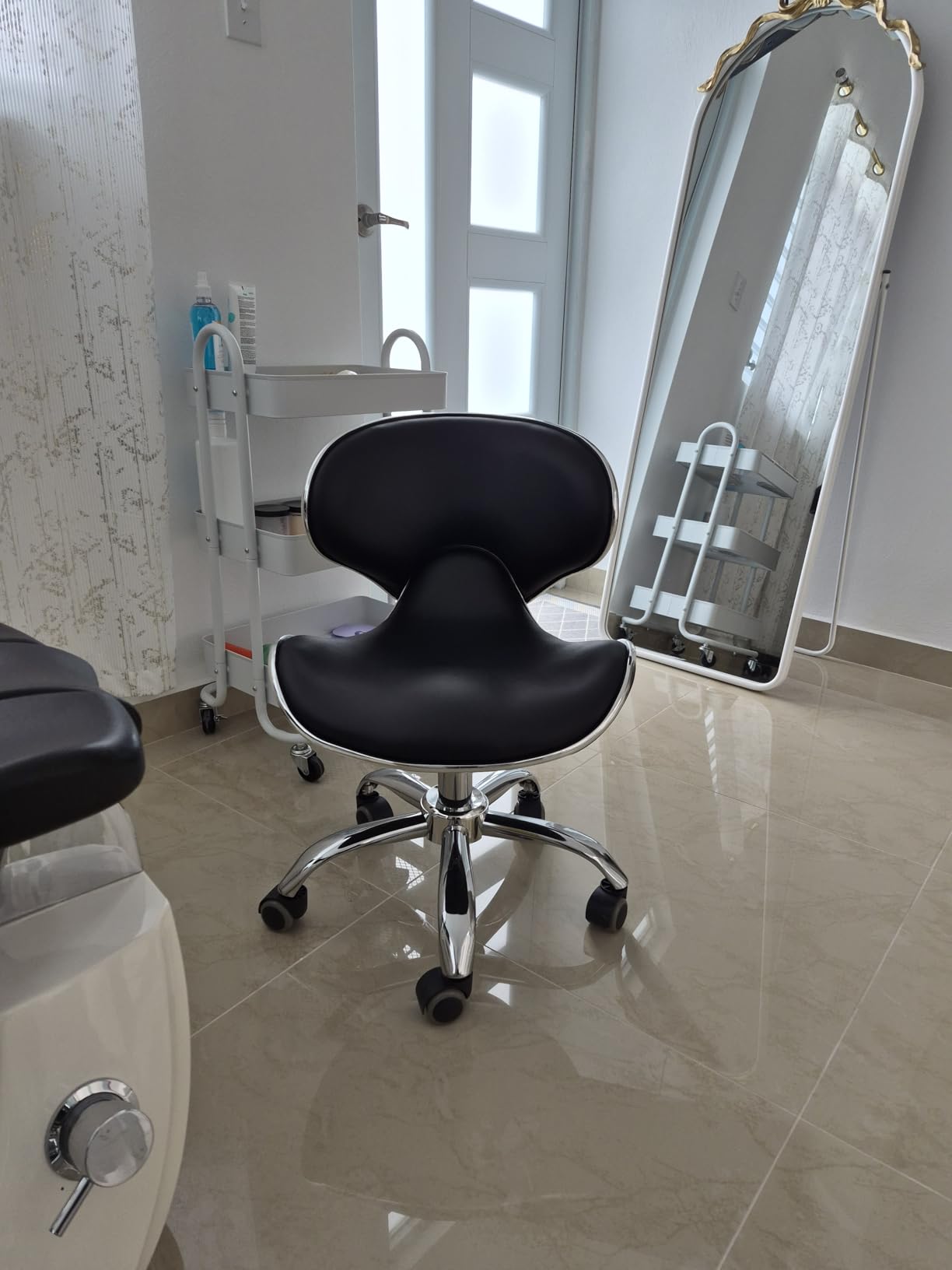 Minewill Pedicure Chair for Nail Tech, Heavy Duty Metal Base for 400 Lbs | 2 In Adjustable, Ergonomic Back Support, Rolling Swivel, Soft Sitting, Perfect for Massage Salon Spa Medical Tattoo, White customer photo 2