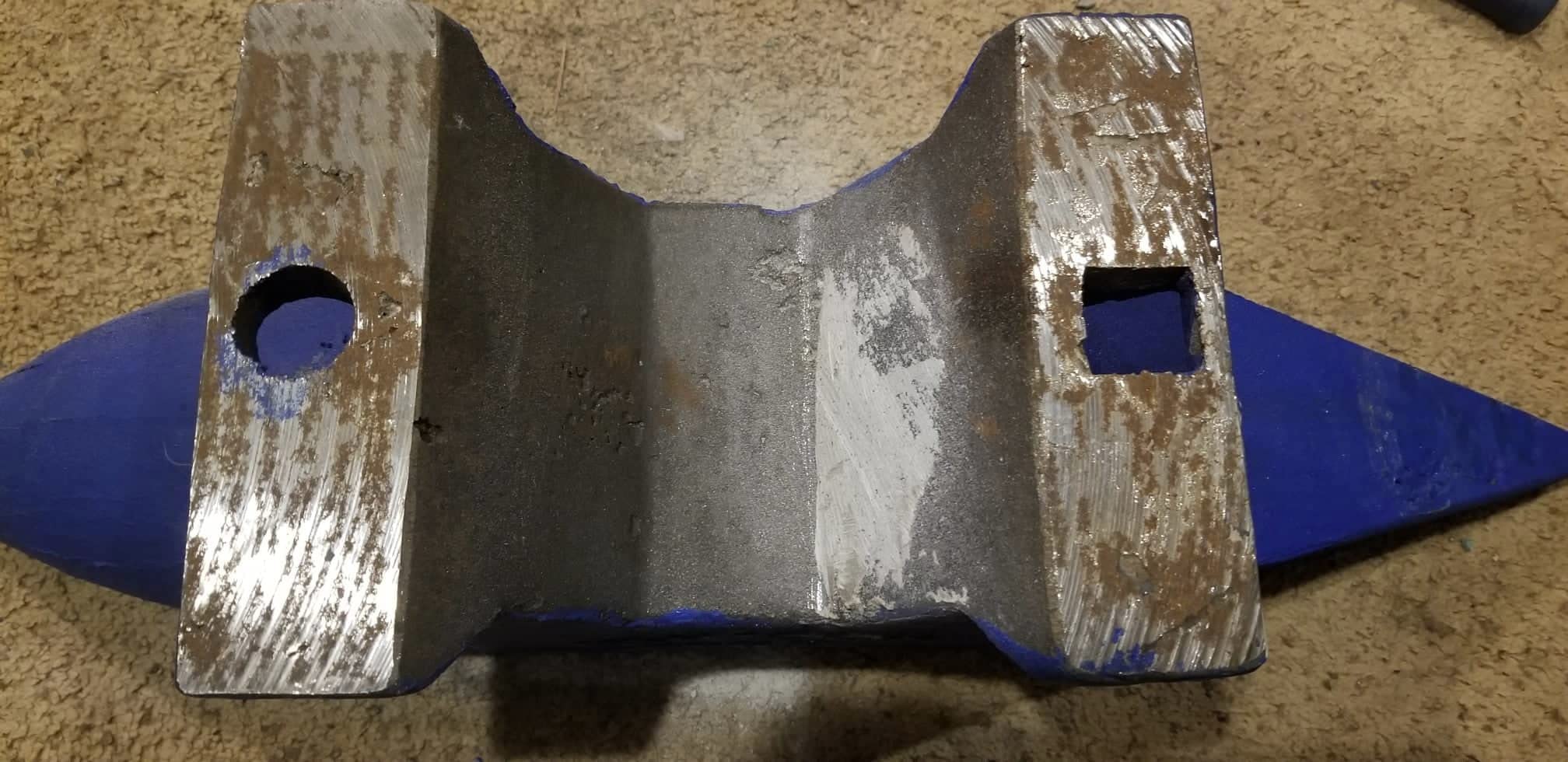 VEVOR Cast Steel Anvil, 22 Lbs(10kg) Double-Horn Anvil with Large Countertop and Stable Base, High Hardness Rugged Round Horn Anvil Blacksmith, for Bending, Shaping customer photo 1