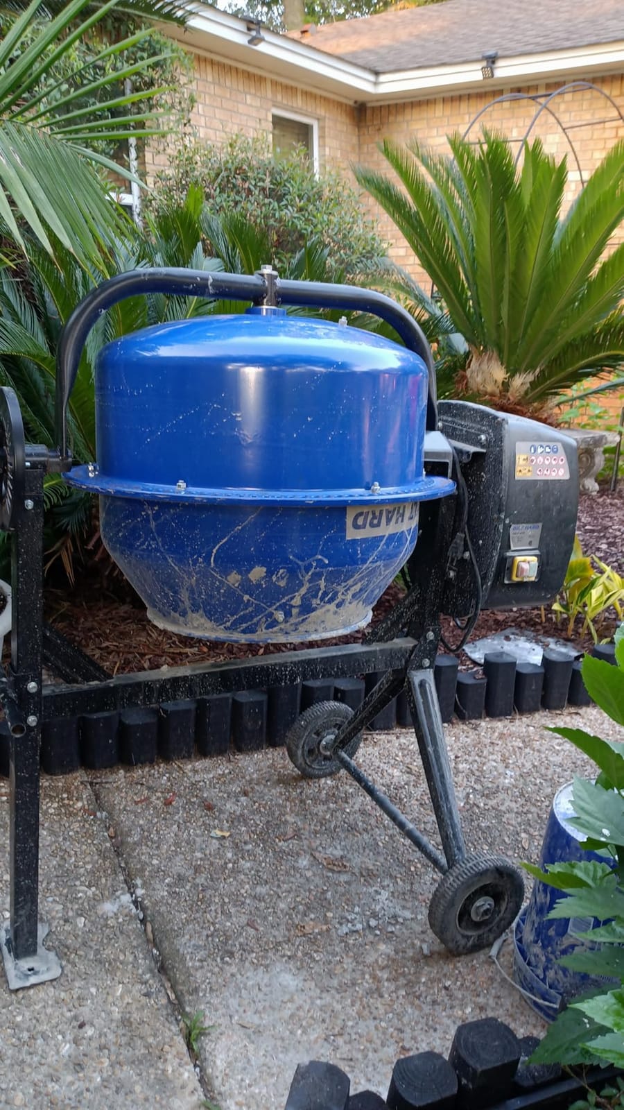 BILT HARD Electric Cement Mixer, 4 Cubic Ft. 550W Portable Concrete Mixer Machine, Wheelbarrow Cement Mixing Tools for Stucco customer photo 2