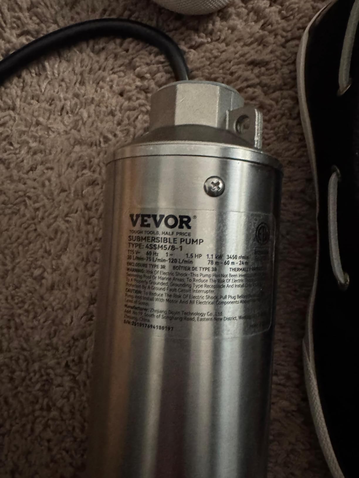 VEVOR Deep Well Submersible Pump 1.5 HP 115V/60Hz 37 GPM Flow 276 ft Head | for Industrial Irrigation & Home Use, 4