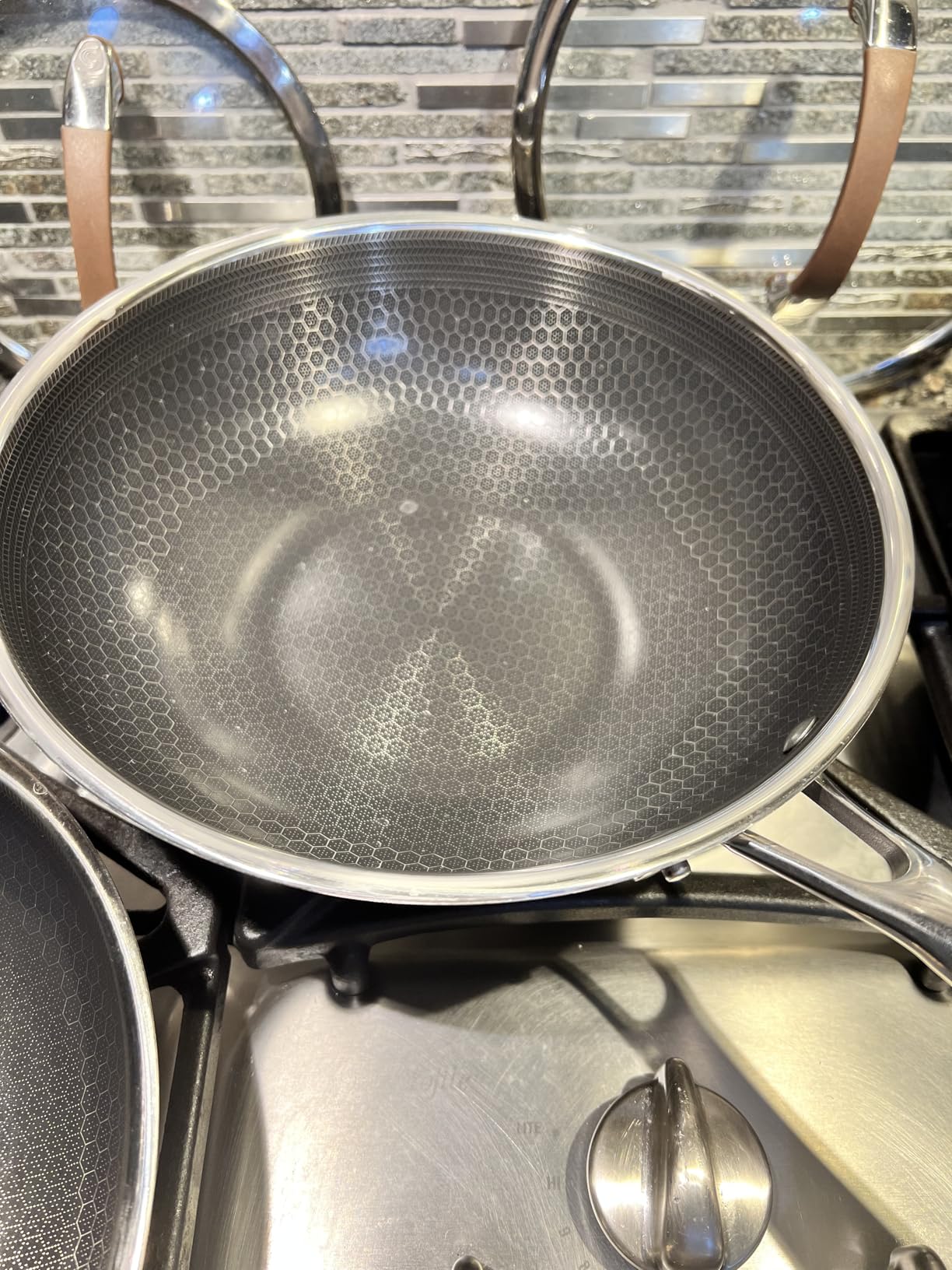 HexClad 8 Quart Hybrid Nonstick Stock Pot with Lid, Dishwasher Safe, Induction Ready, Compatible with All Cooktops customer photo 2