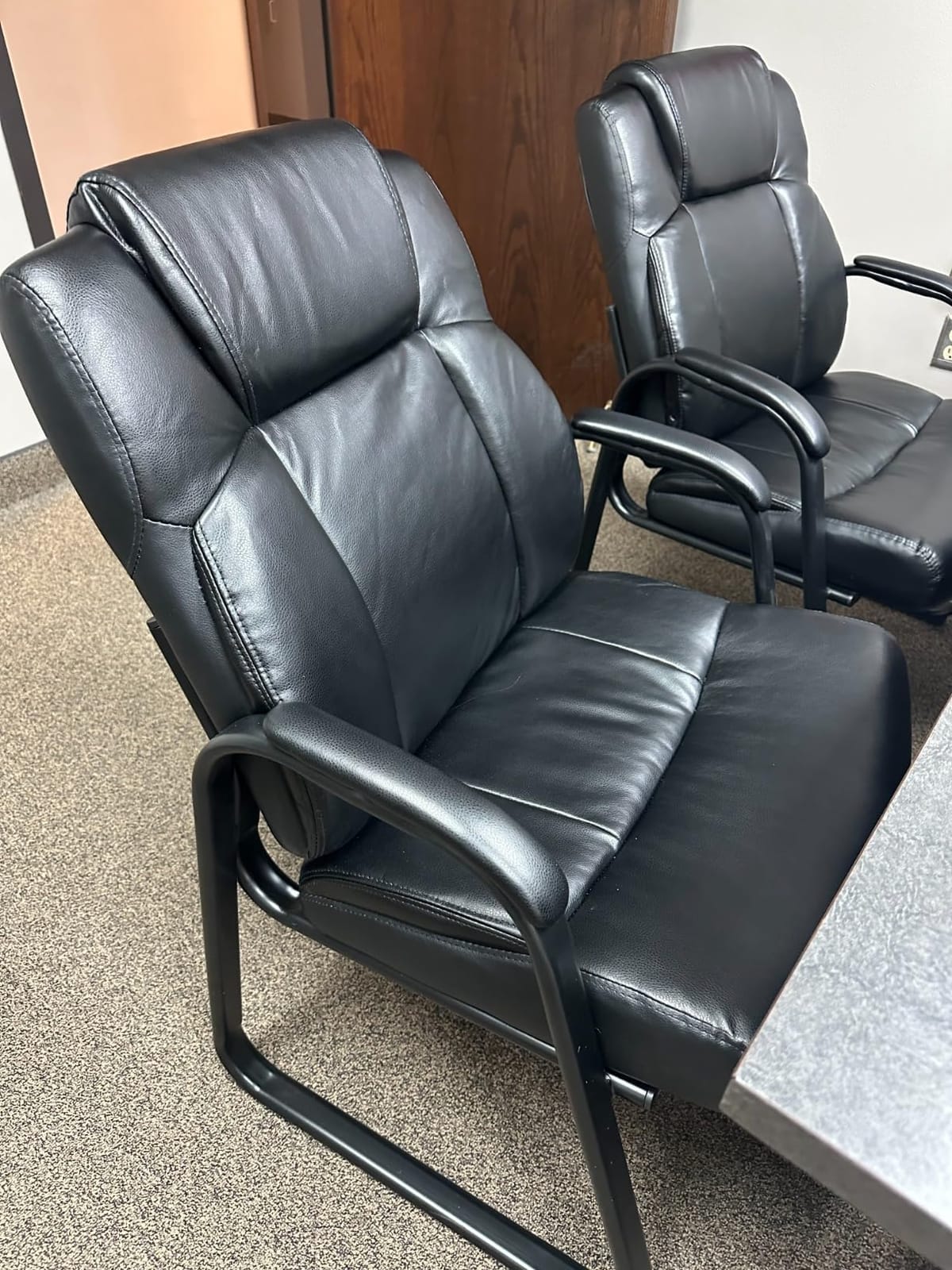 CLATINA Big & Tall 500 lb. Guest Chair, Leather Reception Chairs with Sled Base and Padded Arm Rest for Waiting Room Office Home and Meeting Conference-Black (4 Pack) customer photo 1