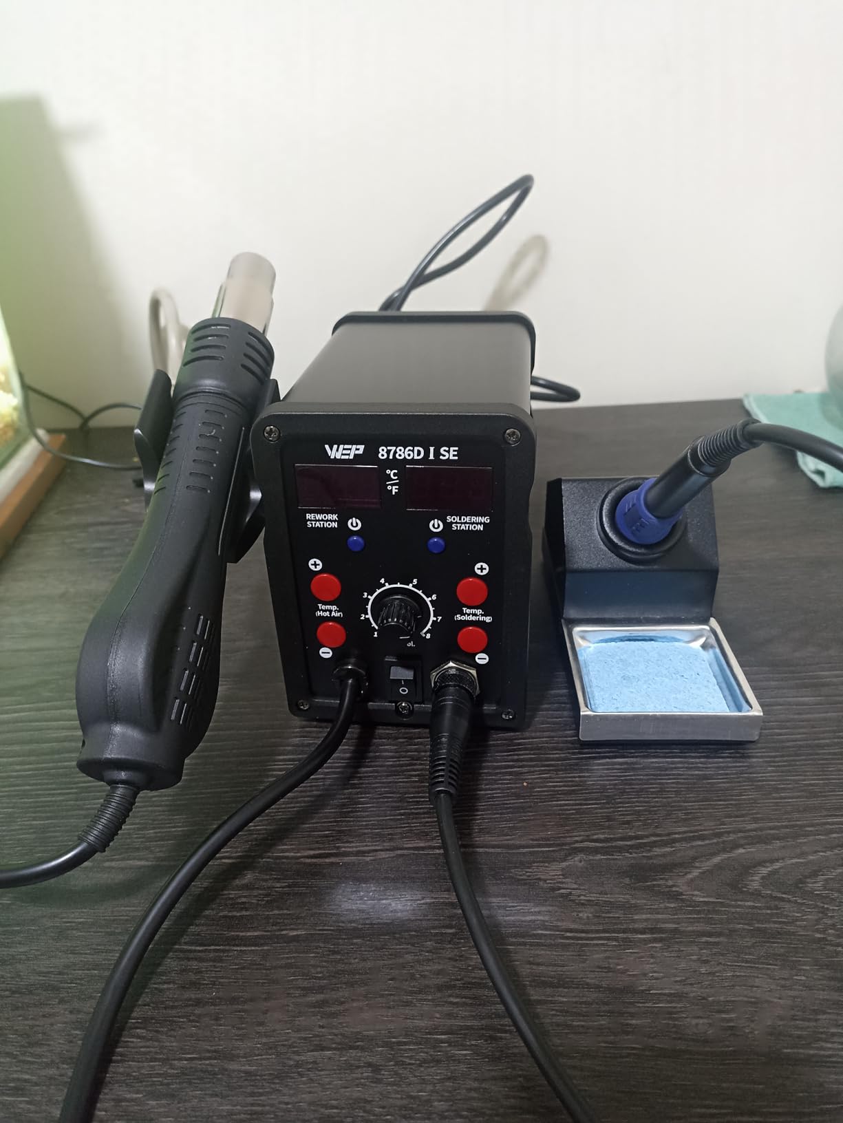 WEP 8786D-I SE Hot Air Soldering Iron Station Kit 2-IN-1 for Rework, Desoldering with Lead-Free Solder Wire, 5 Soldering Tips, 3 Hot Air Nozzles,Tweezers, Desoldering Pump customer photo 2