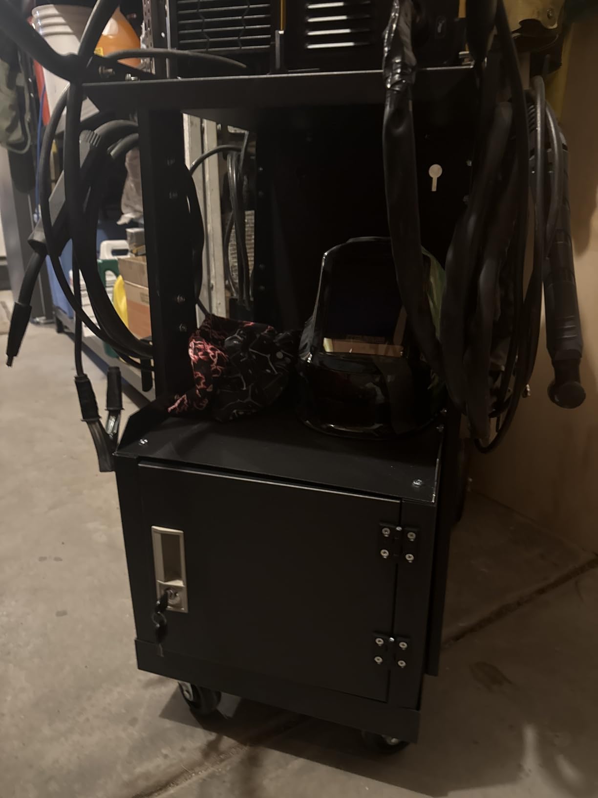 RCARTICH Welding Cart, Heavy Duty Rolling Welder Cart with 360 Swivel Wheels, Large Size Welder Cart for MIG MMA TIG Welding Machine and Plasma Cutter Tank customer photo 1