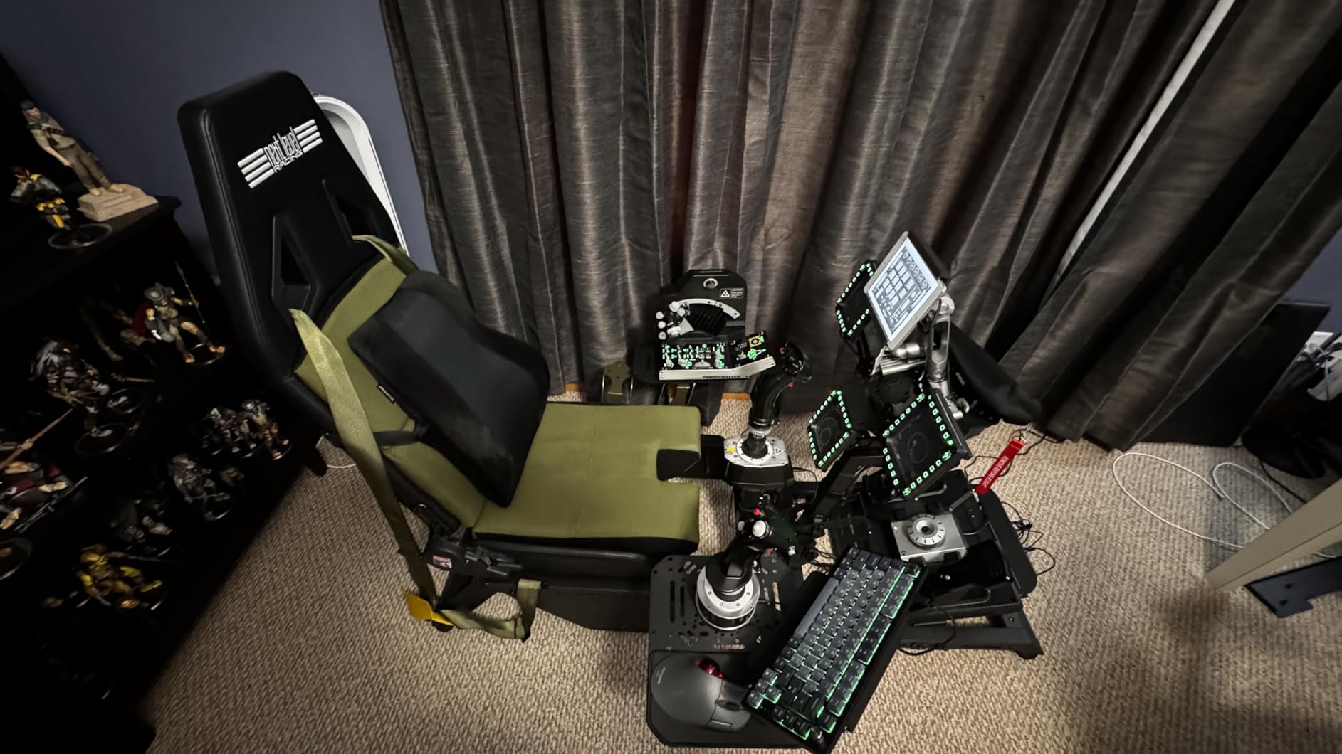 Thrustmaster Viper TQS Mission Pack Metal Throttle Quadrant System - PC | 1:1 replica, 64 action buttons, 6 axes, 16-bit Hall-Effect, hot-swap panel, mini-sticks, trim wheel, chaff and flare switch customer photo 2