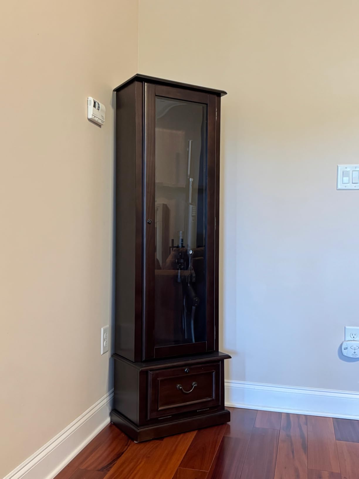 American Furniture Classics Model 650 8 Gun Cabinet with Locking Glass Door customer photo 2