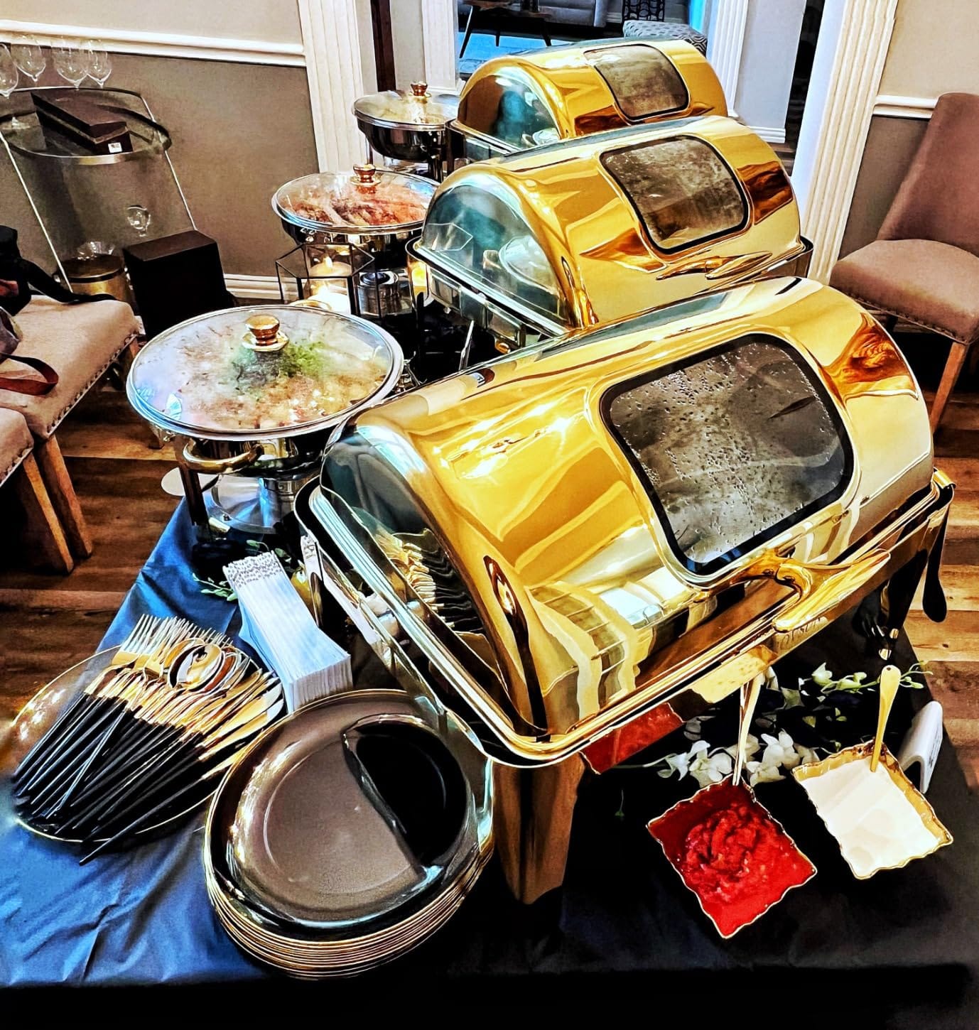 ROVSUN 9QT Chafing Dishes for Buffet, Roll Top Chafing Dish Buffet Set, Stainless Steel Buffet Warmer Chafers and Buffet Warmers Sets with Glass Window for Catering Events Parties Weddings, Gold customer photo 1