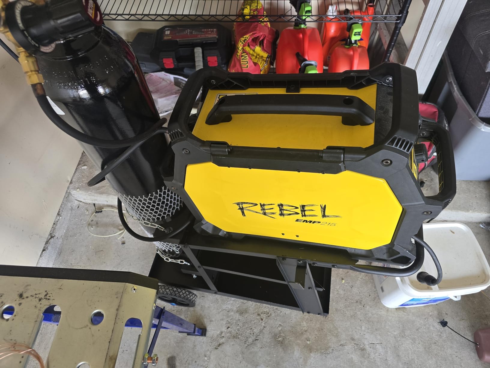 YESWELDER 3-Tier Welding Cart, Tilted Platform and 360° Rolling, Large Storage, Dual Cylinder Slots, and Stainless Steel Safety Chains, Steel and Aluminum Frame with Rubber Wheels customer photo 1