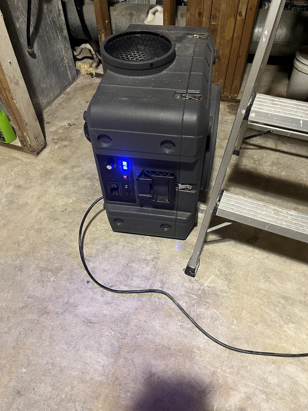 VEVOR Air Scrubber 3-Stage Filtration Stackable Negative Air Machine 800CFM | for Home Industrial and Commercial Use, with MERV10 Carbon H13 HEPA, Built-in Light Technology, 3450 cu ft Filtration Area customer photo 2