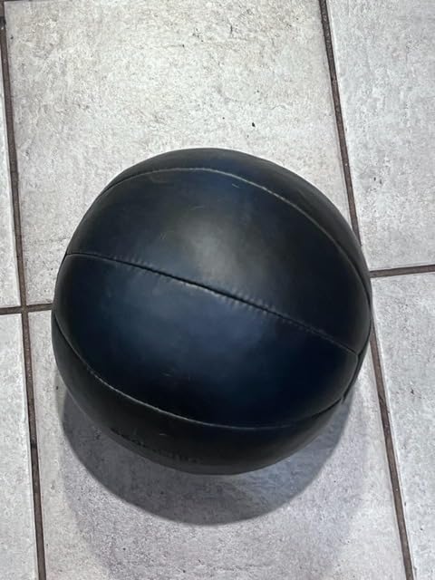 Core Weighted Medicine Ball 4, 6, 8, 10, 12, 14, 16, 20, 25, 30 lbs, Soft Touch Vegan Leather with Sturdy Grip for Strength Training, Recovery, Balance Exercises and Other Full-Body Workouts customer photo 1