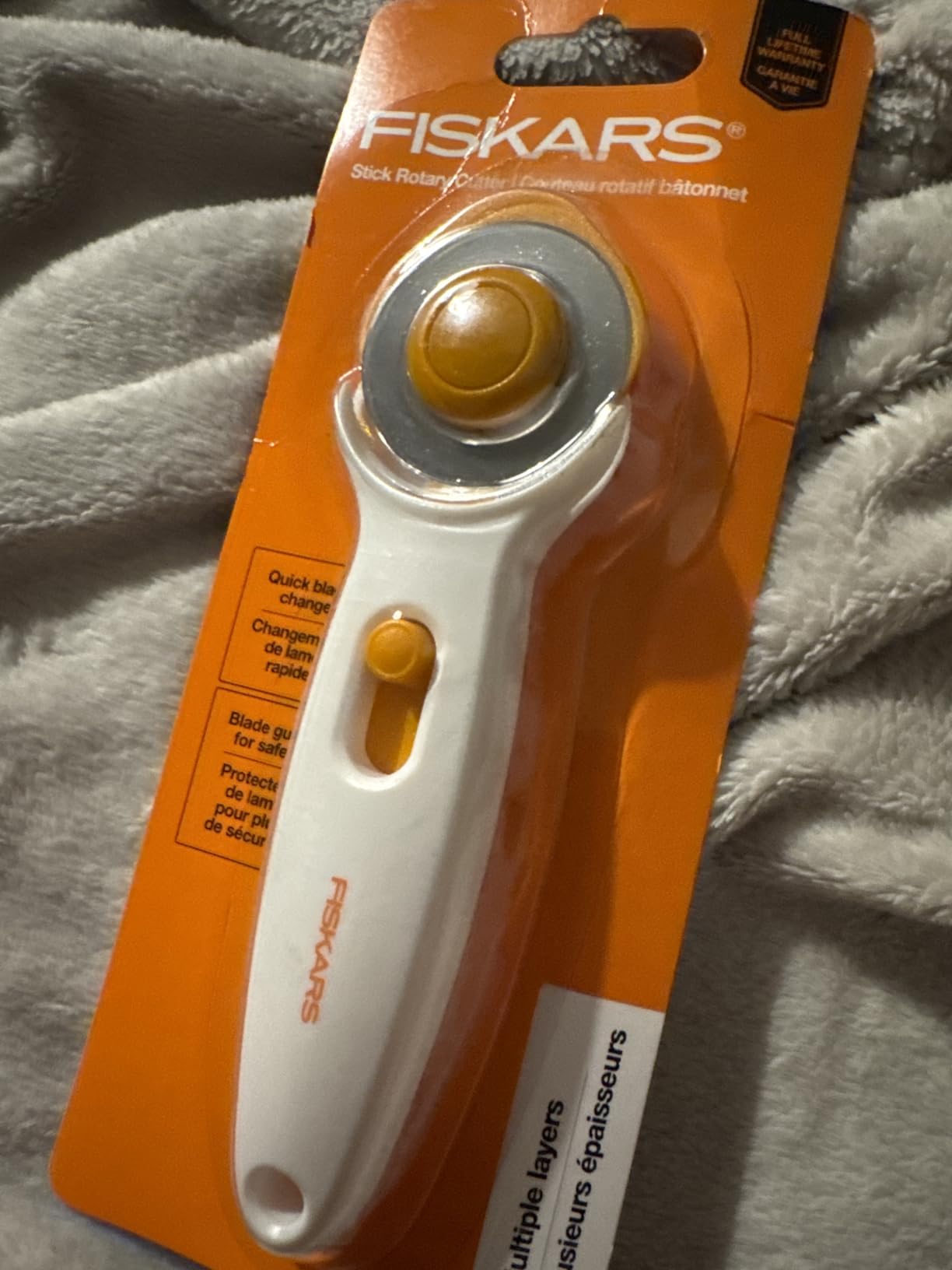 Fiskars 45mm Rotary Cutter for Fabric, Premium Steel Stick Fabric Cutter Cuts Through Multiple Layers, Right and Left Handed, Easy and Safe Blade Change, Arts and Crafts, Sewing and Quilting Tools customer photo 1