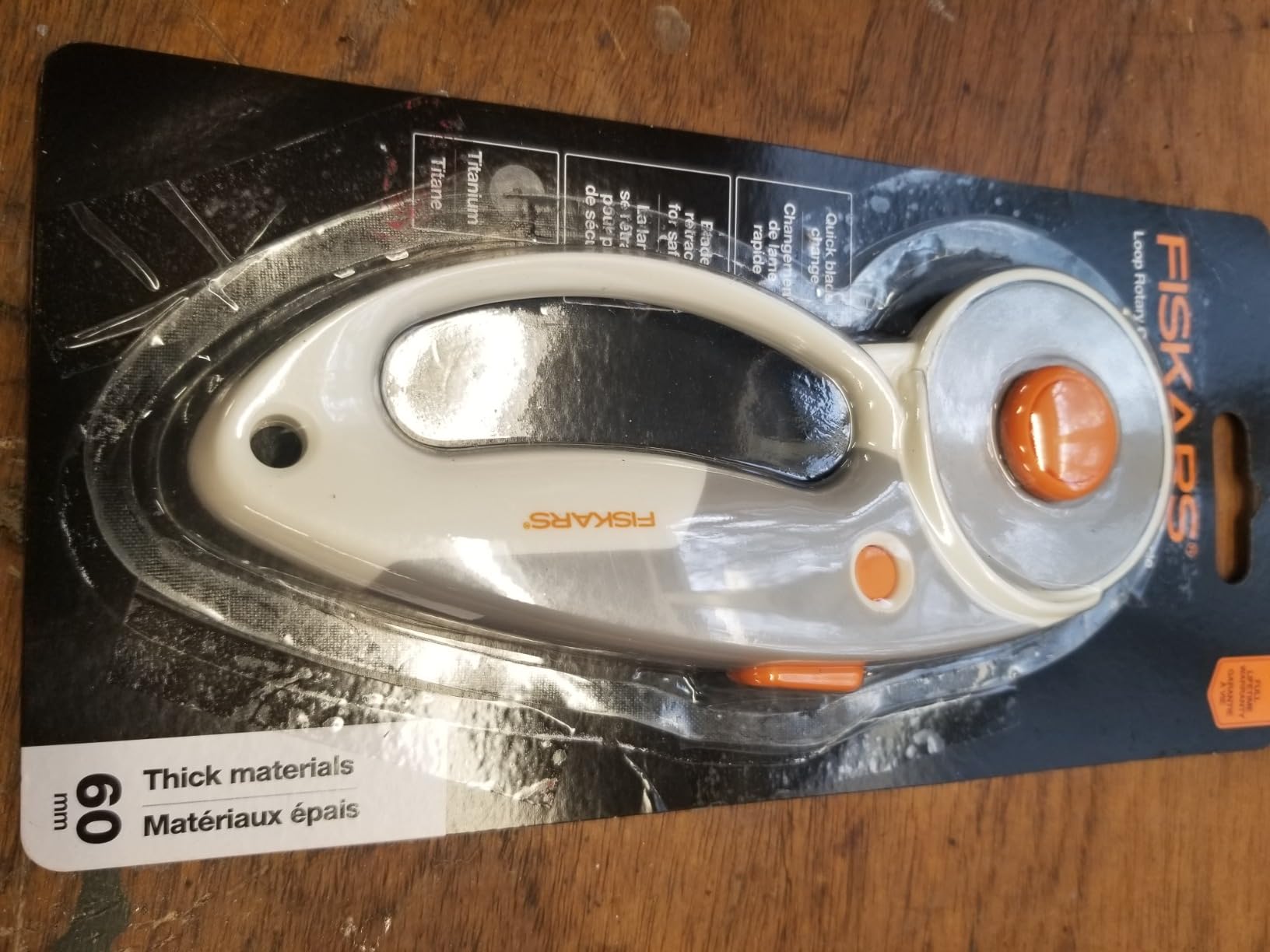 Fiskars 60mm Loop Titanium SoftGrip Rotary Cutter for Fabric & Sewing | Ergonomic Loop Handle Improves Control, Cuts Thick Materials, Easy and Safe Blade Changes, Sewing & Quilting Tools customer photo 1