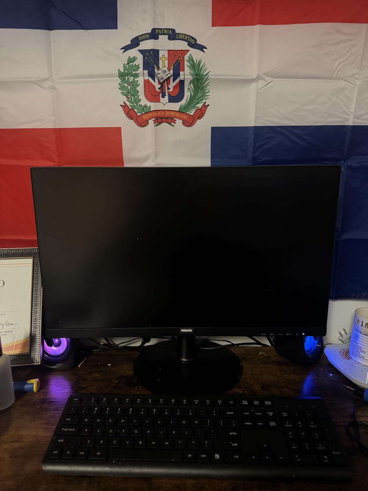 Philips 24 inch 100Hz Computer Monitor, Frameless Full HD (1920 x 1080), VESA, HDMI x1, VGA Port x1, Eye Care, 4 Year Advance Replacement Warranty, 241V8LB customer photo 1