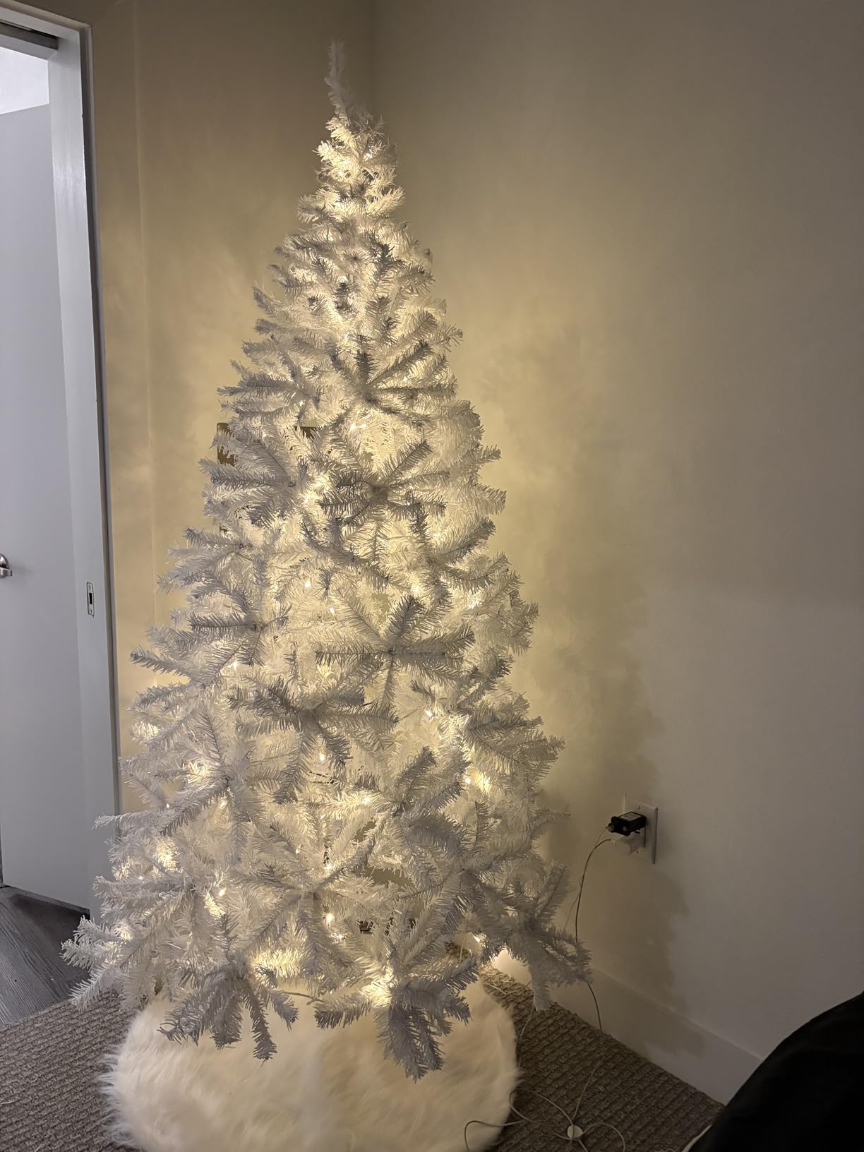 Best Choice Products Artificial Christmas Tree, 7.5ft Premium Unlit Pine Design, Dense Branches Realistic Holiday Decor w/Easy Assembly - Green customer photo 1