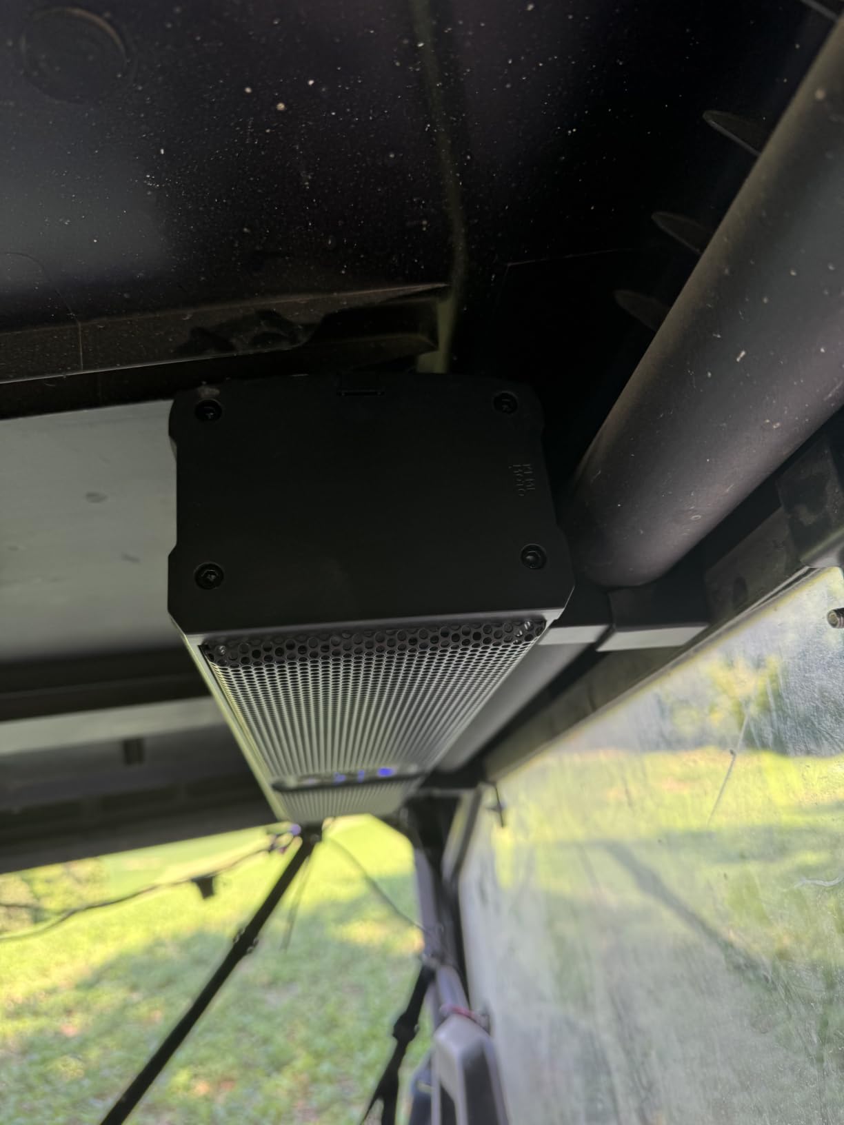 KEMIMOTO 6-Speaker Metal UTV Sound Bar Compatible with RZR Can-Am Golf ATV | 25-inch, IP65 Water Resistant, Fits 1.25-2 inch Roll Bar, Clear Audio SxS Soundbar customer photo 2