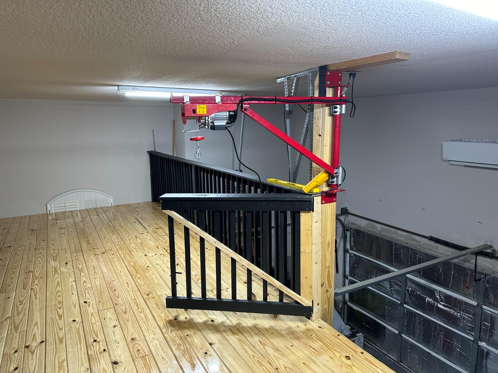 660lb Wall Mount Jib Crane - Heavy Duty Steel Construction, 180° Rotation, 47